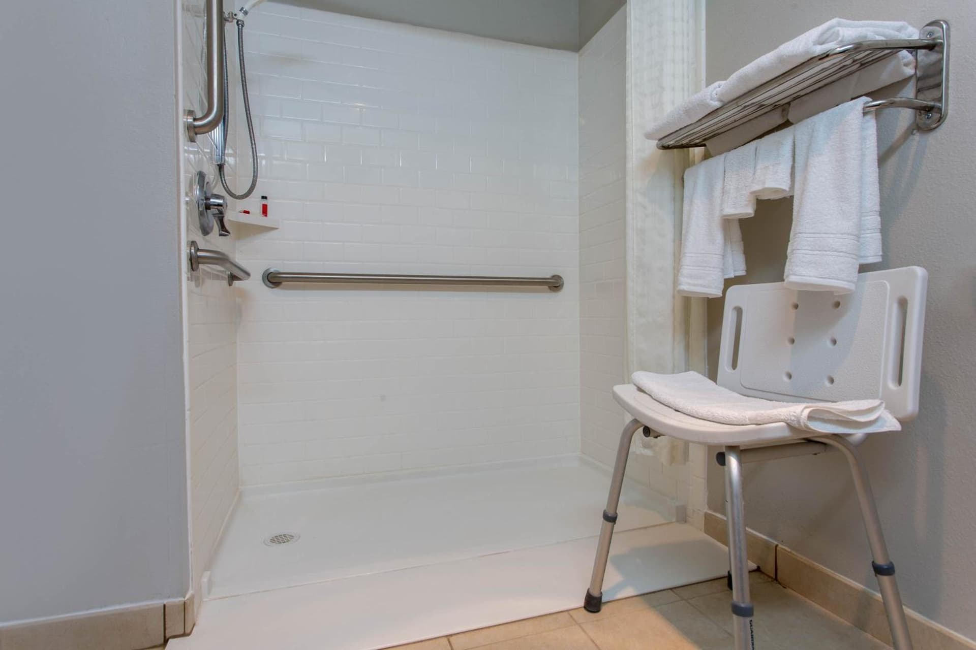Microtel Inn & Suites by Wyndham Philadelphia Airport gallery photo in Philadelphia, PA — image 16