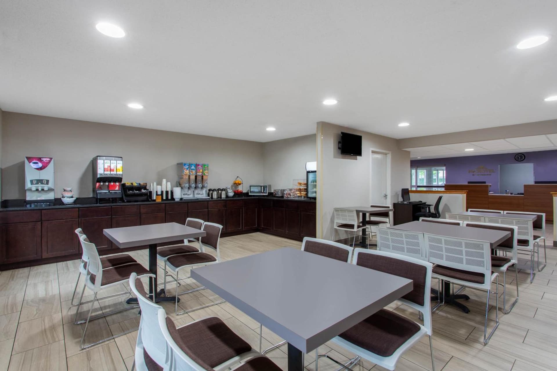 Microtel Inn & Suites by Wyndham Philadelphia Airport gallery photo in Philadelphia, PA — image 14