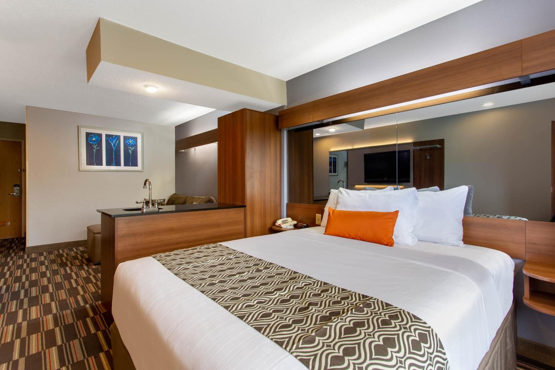 Microtel Inn & Suites by Wyndham Philadelphia Airport property views in Philadelphia, PA — gallery photo 3