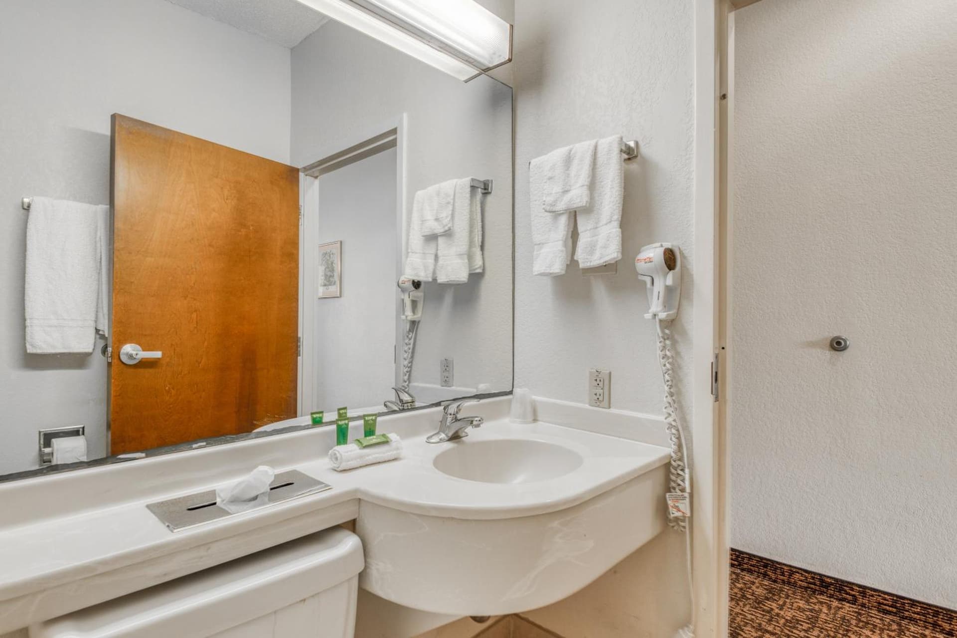 Trident Inn & Suites, Baton Rouge gallery photo in Baton Rouge, LA — image 41