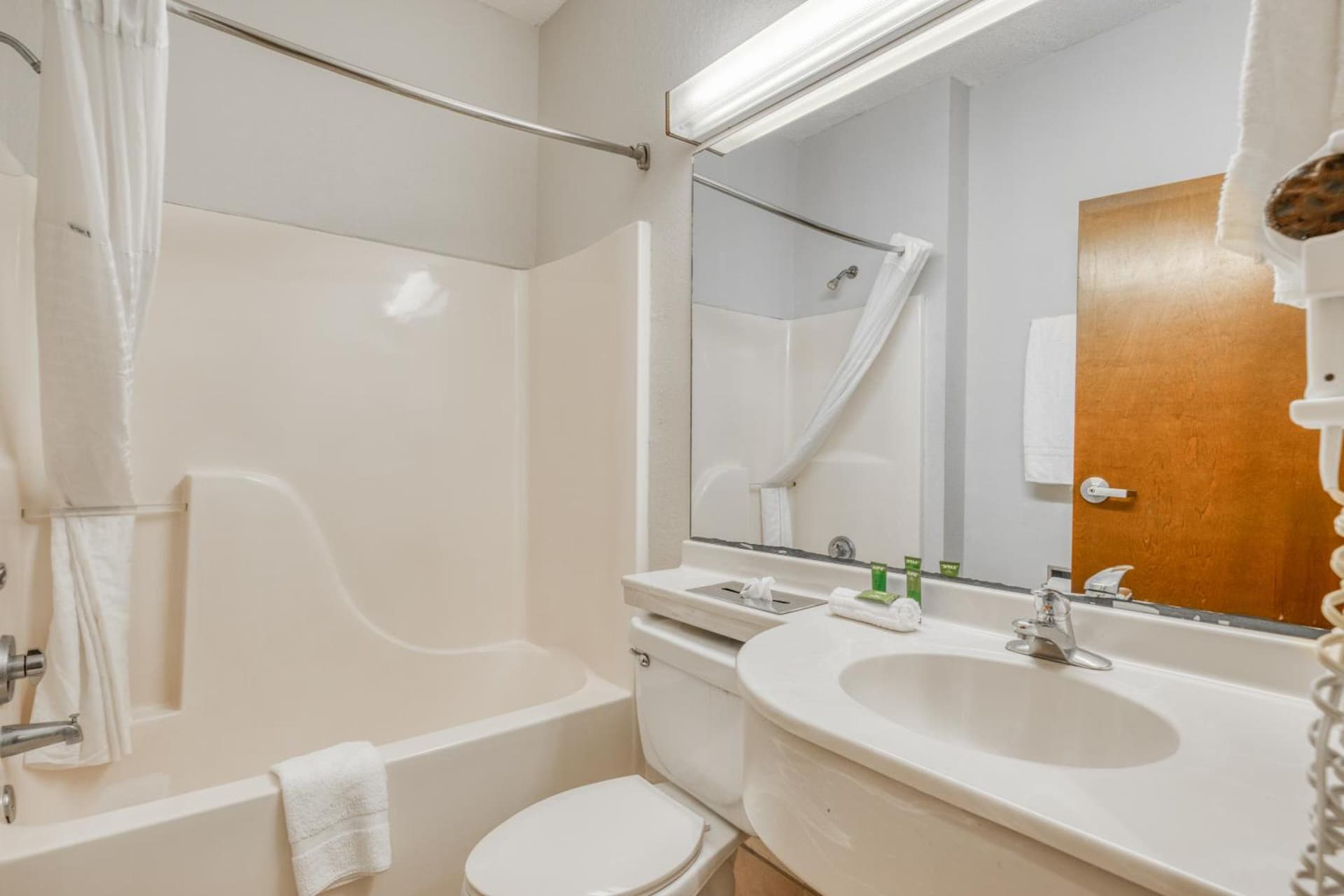 Trident Inn & Suites, Baton Rouge gallery photo in Baton Rouge, LA — image 35