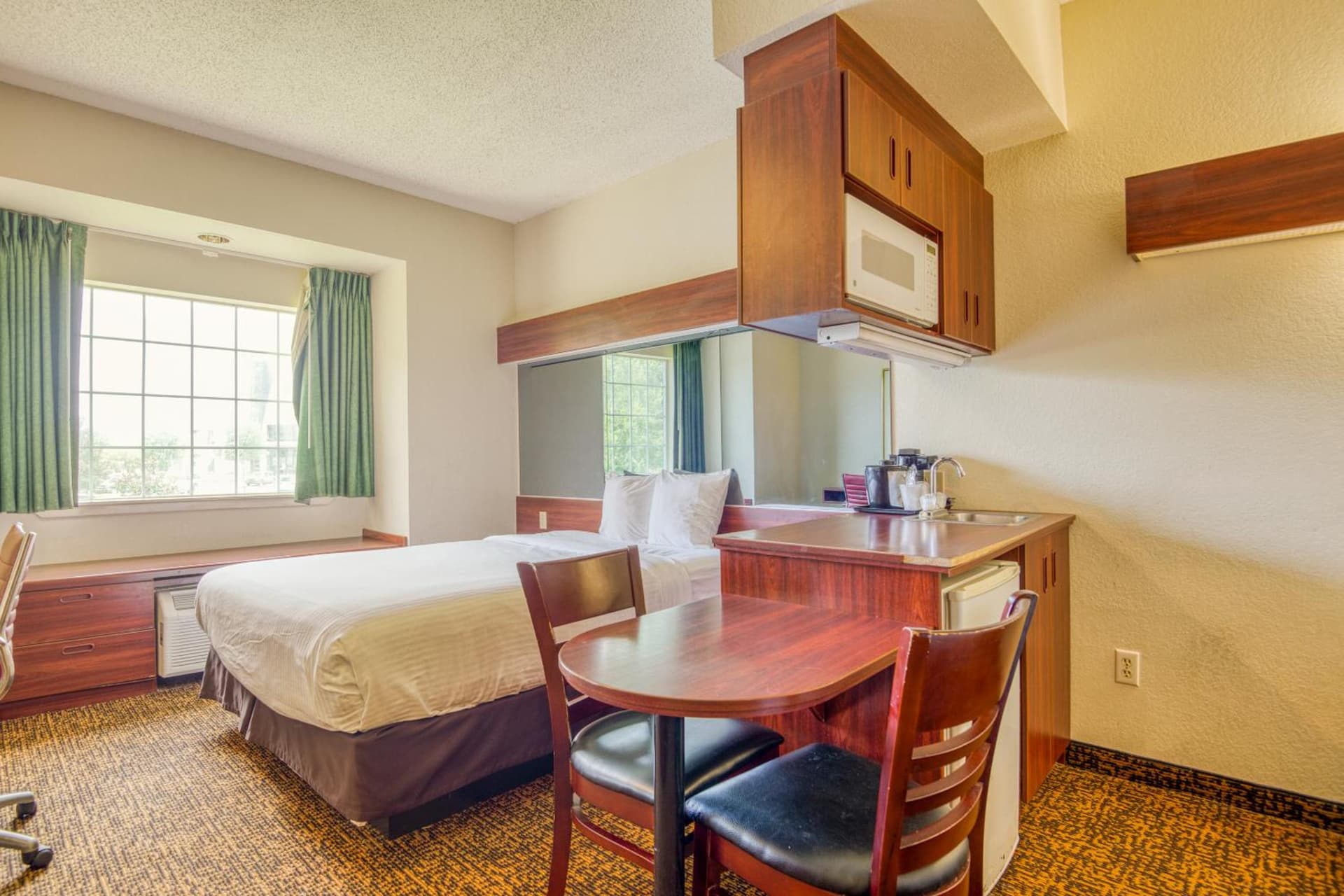 Trident Inn & Suites, Baton Rouge gallery photo in Baton Rouge, LA — image 13