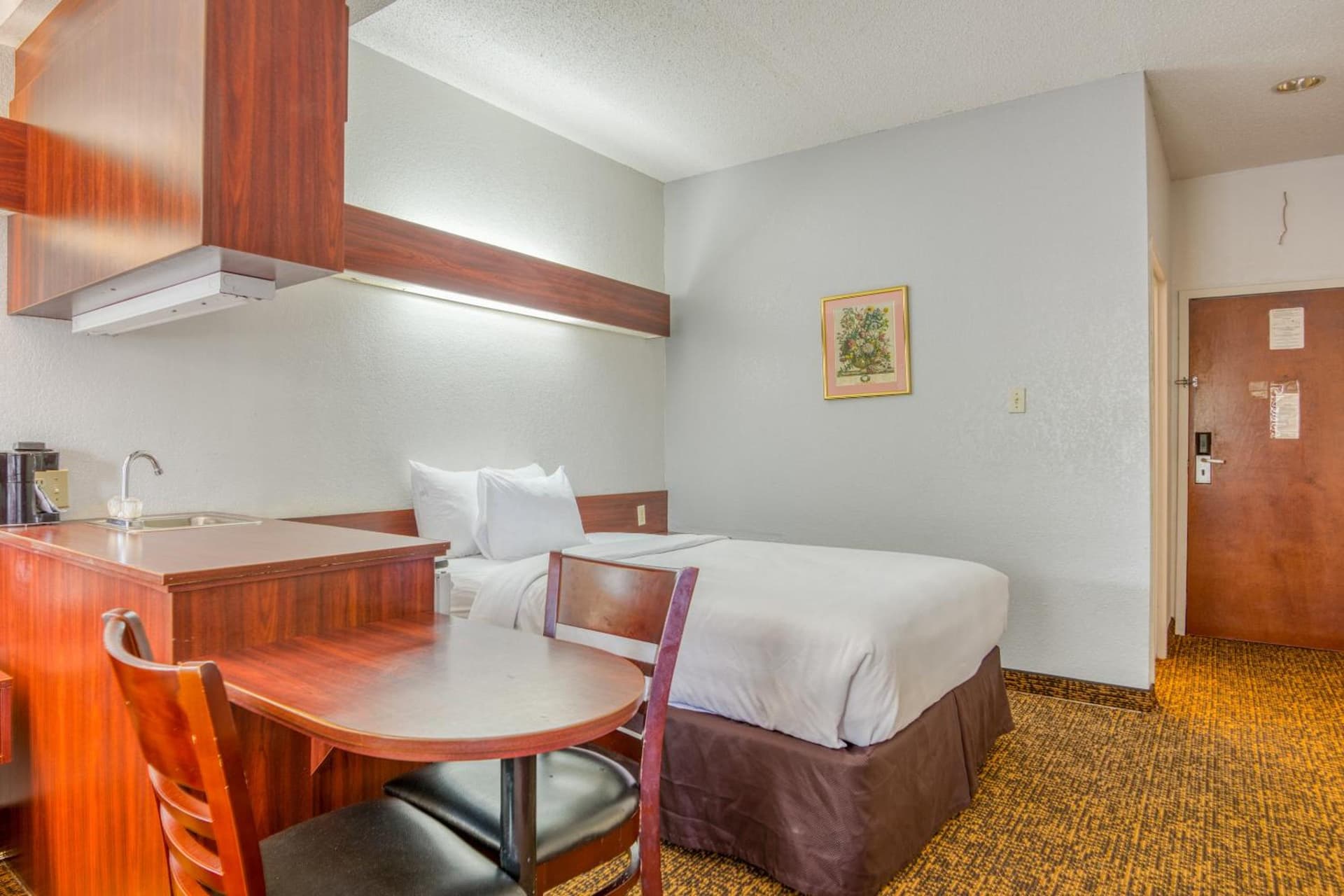 Trident Inn & Suites, Baton Rouge property views in Baton Rouge, LA — gallery photo 3