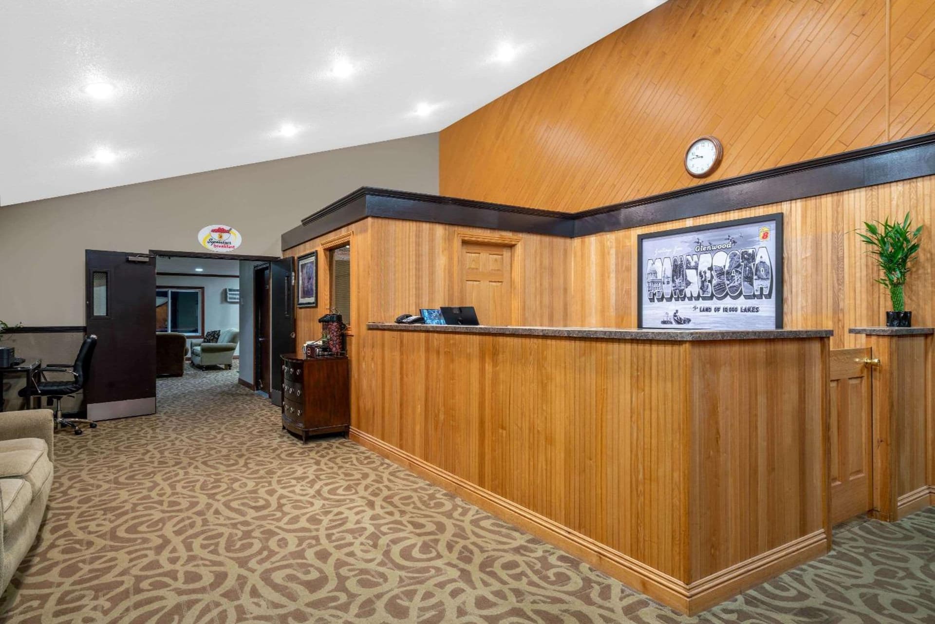 Super 8 by Wyndham Glenwood property views in Glenwood, MN — gallery photo 3