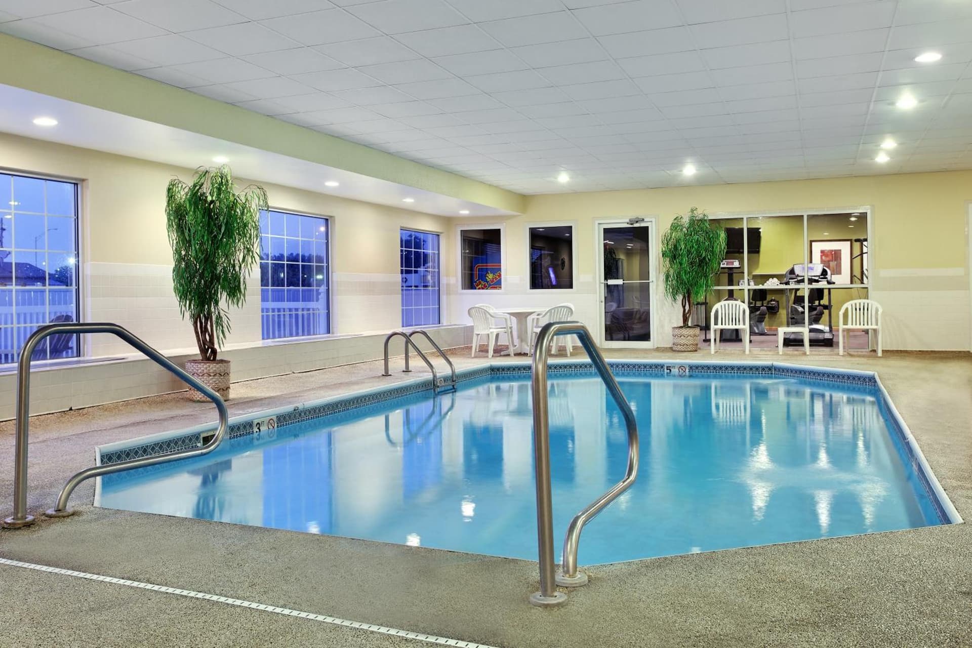 Country Inn & Suites by Radisson, Rock Falls, IL interior in Rock Falls, IL — gallery photo 2