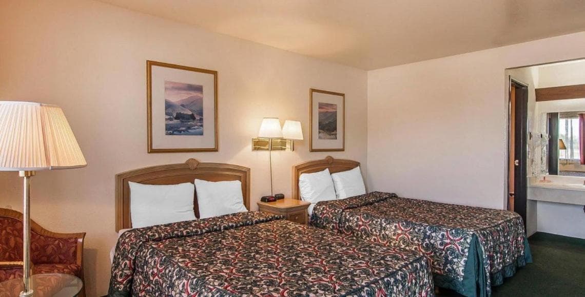 Ashland Valley Inn property views in Ashland, OR — gallery photo 3