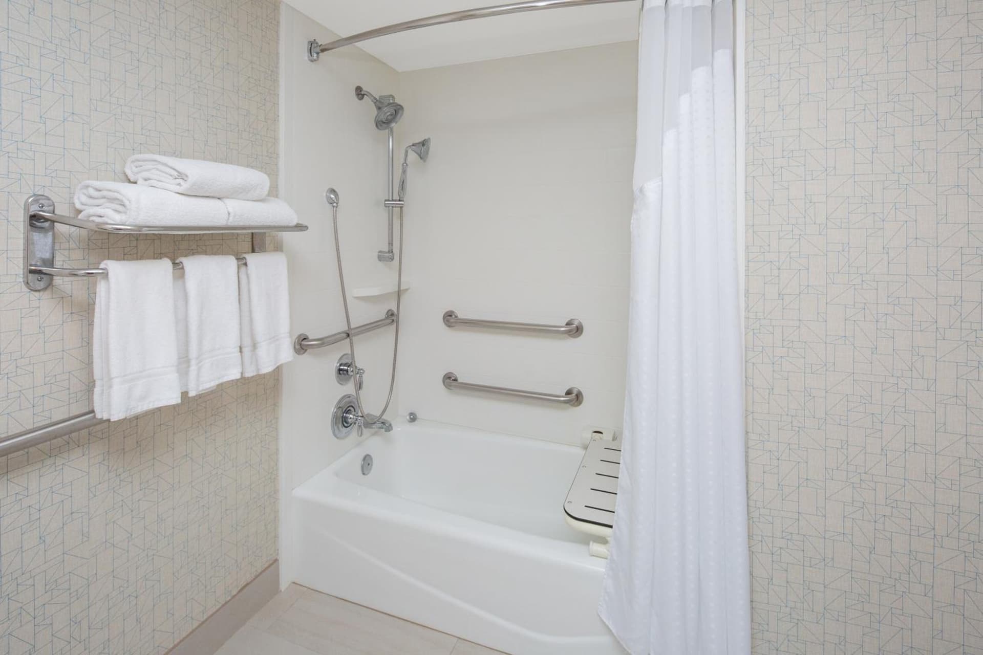 Holiday Inn Express San Diego Airport-Old Town by IHG property views in San Diego, CA — gallery photo 3
