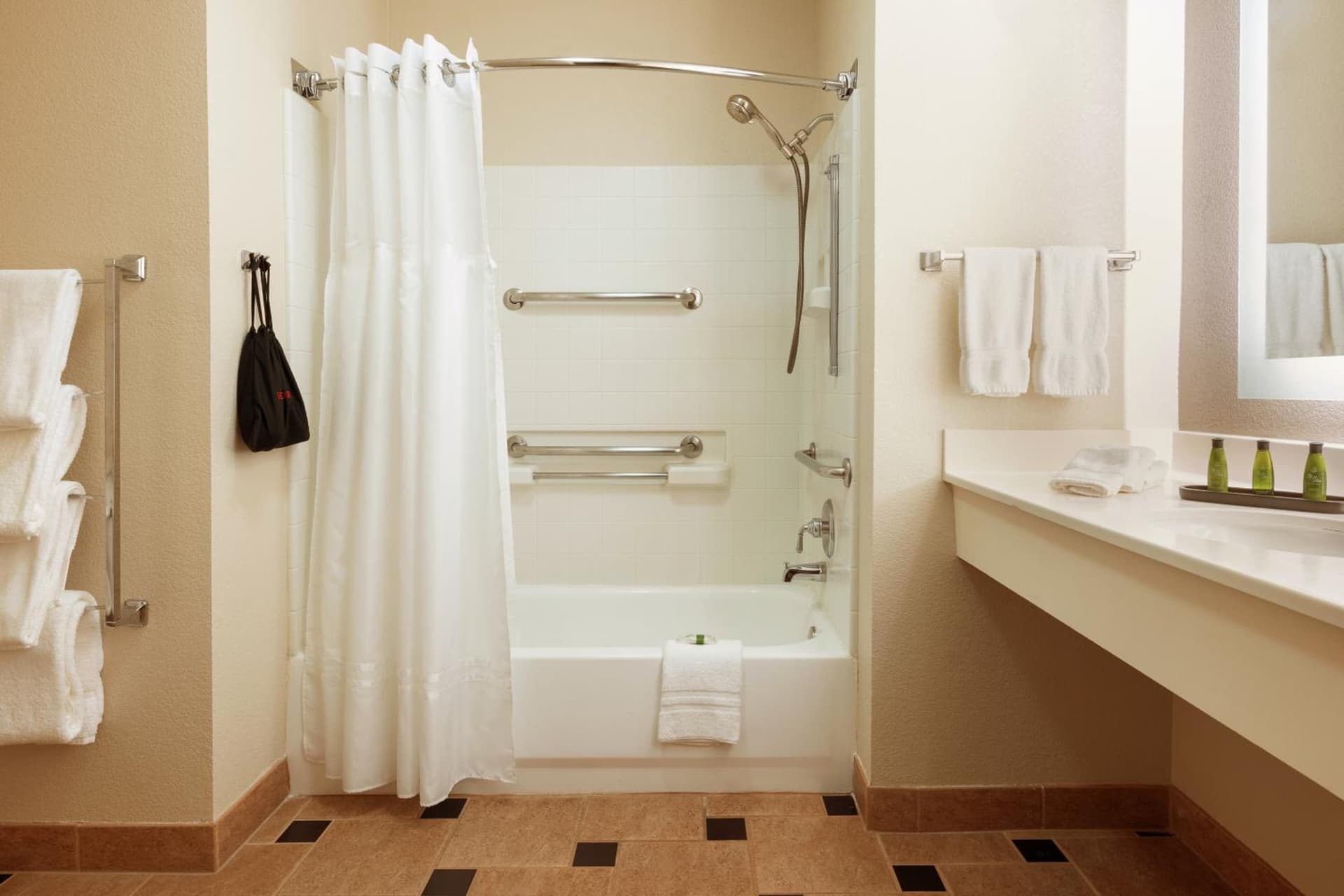 Larkspur Landing Extended Stay Suites Sunnyvale interior in Sunnyvale, CA — gallery photo 2