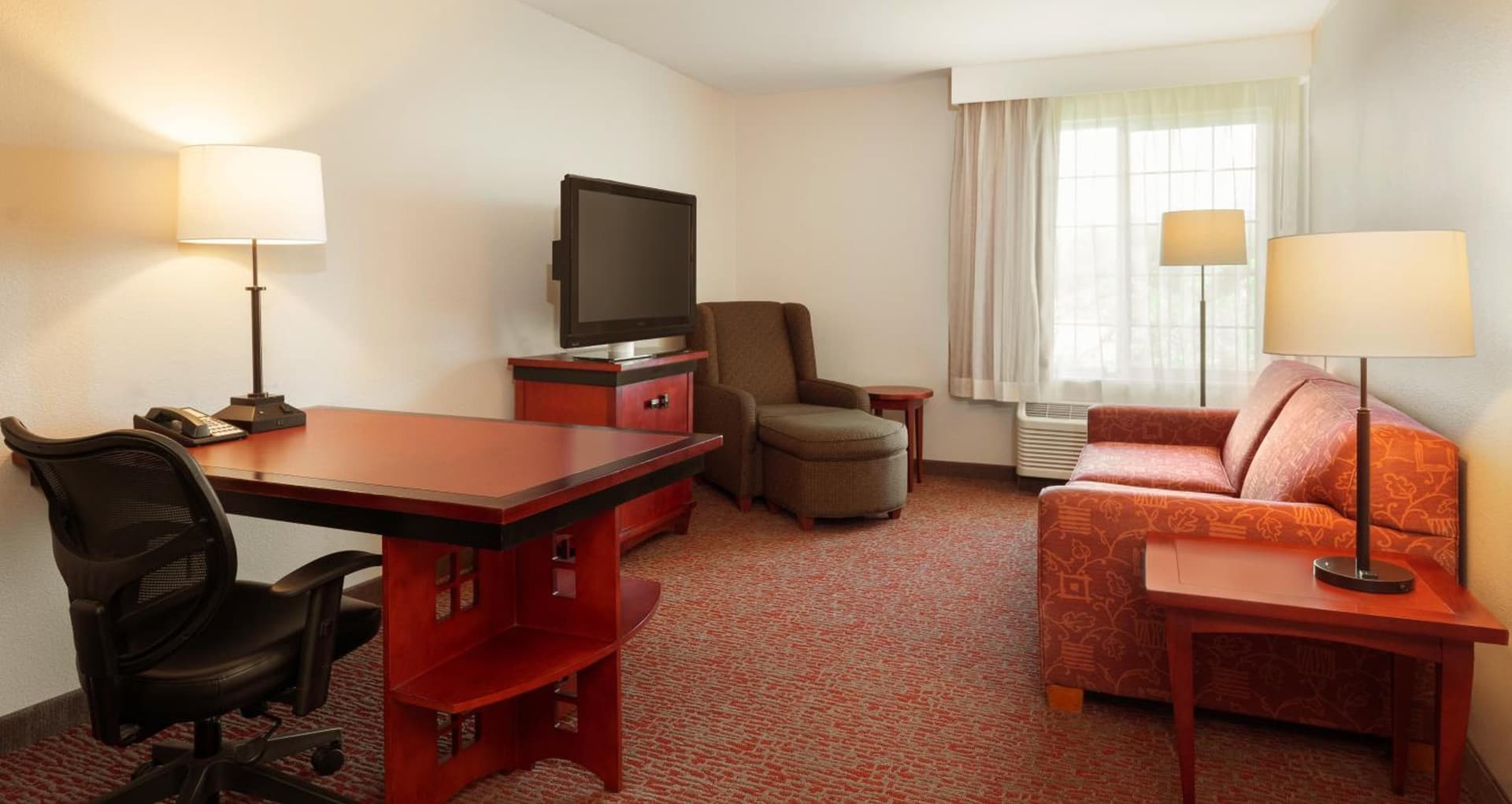 Larkspur Landing Extended Stay Suites Sunnyvale property views in Sunnyvale, CA — gallery photo 3
