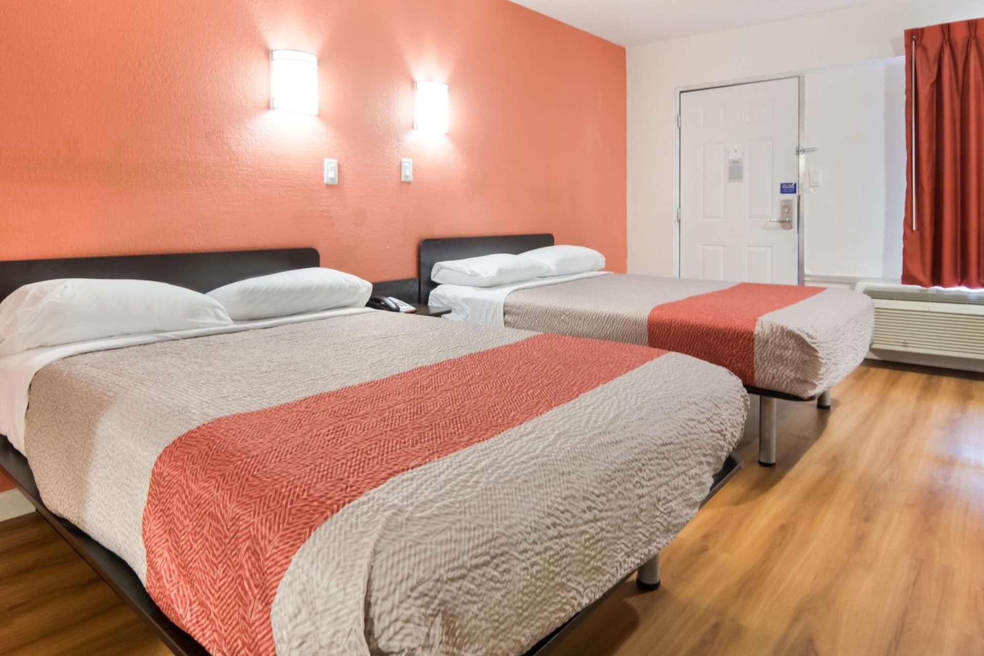Motel 6-Fort Worth, TX - Seminary gallery photo in Fort Worth, TX — image 6
