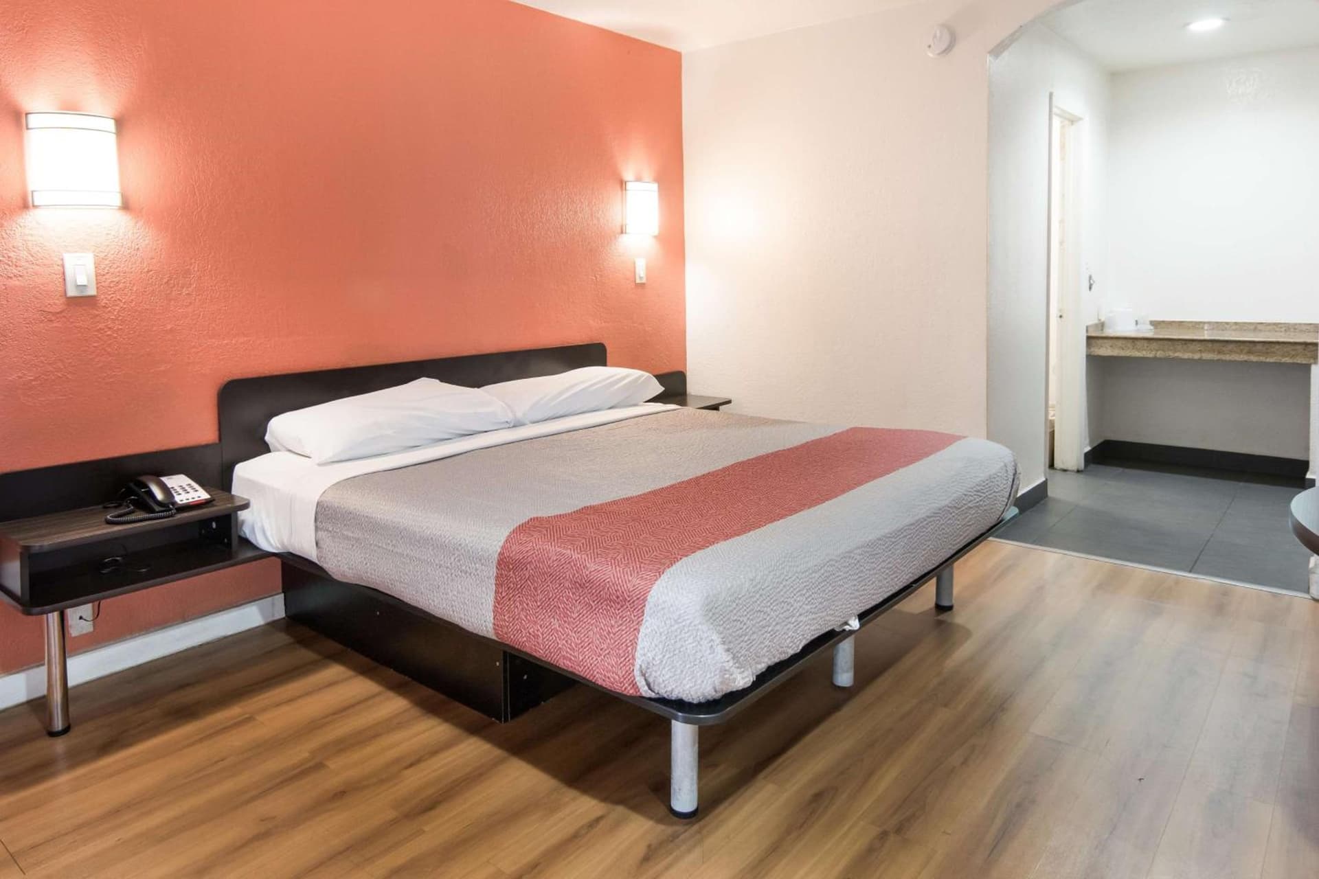 Motel 6-Fort Worth, TX - Seminary gallery photo in Fort Worth, TX — image 13