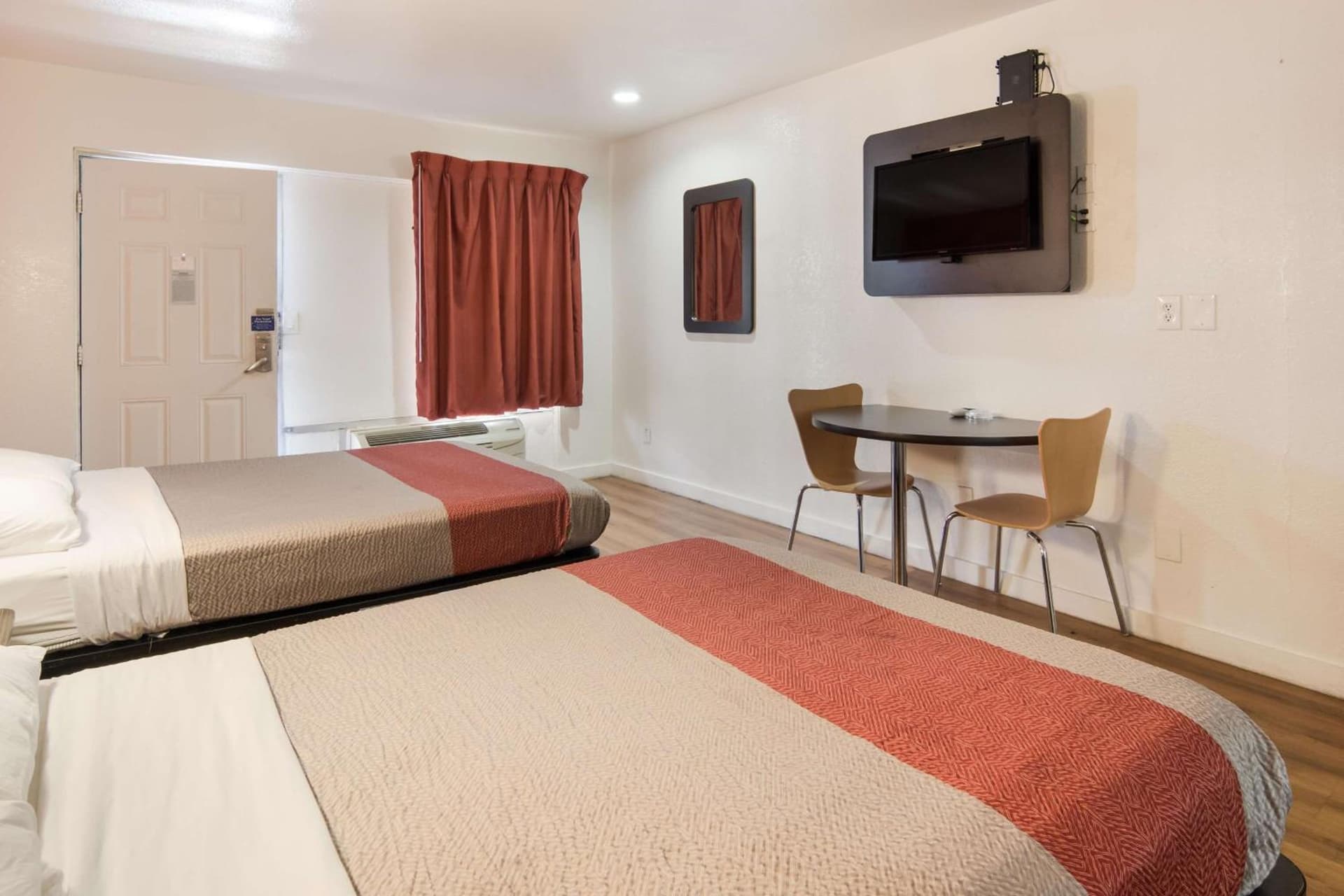 Motel 6-Fort Worth, TX - Seminary gallery photo in Fort Worth, TX — image 30