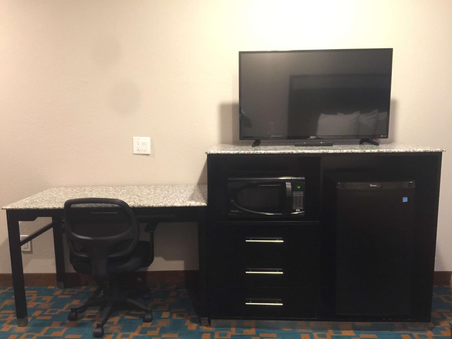 SureStay Hotel by Best Western Brownsville property views in Brownsville, TX — gallery photo 3