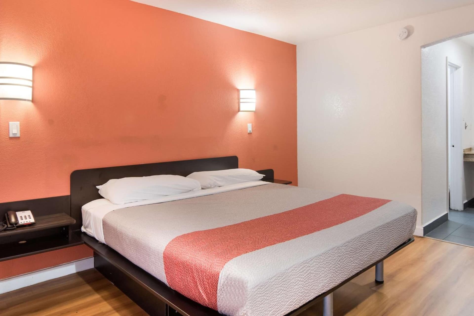Motel 6-Fort Worth, TX - Seminary gallery photo in Fort Worth, TX — image 22