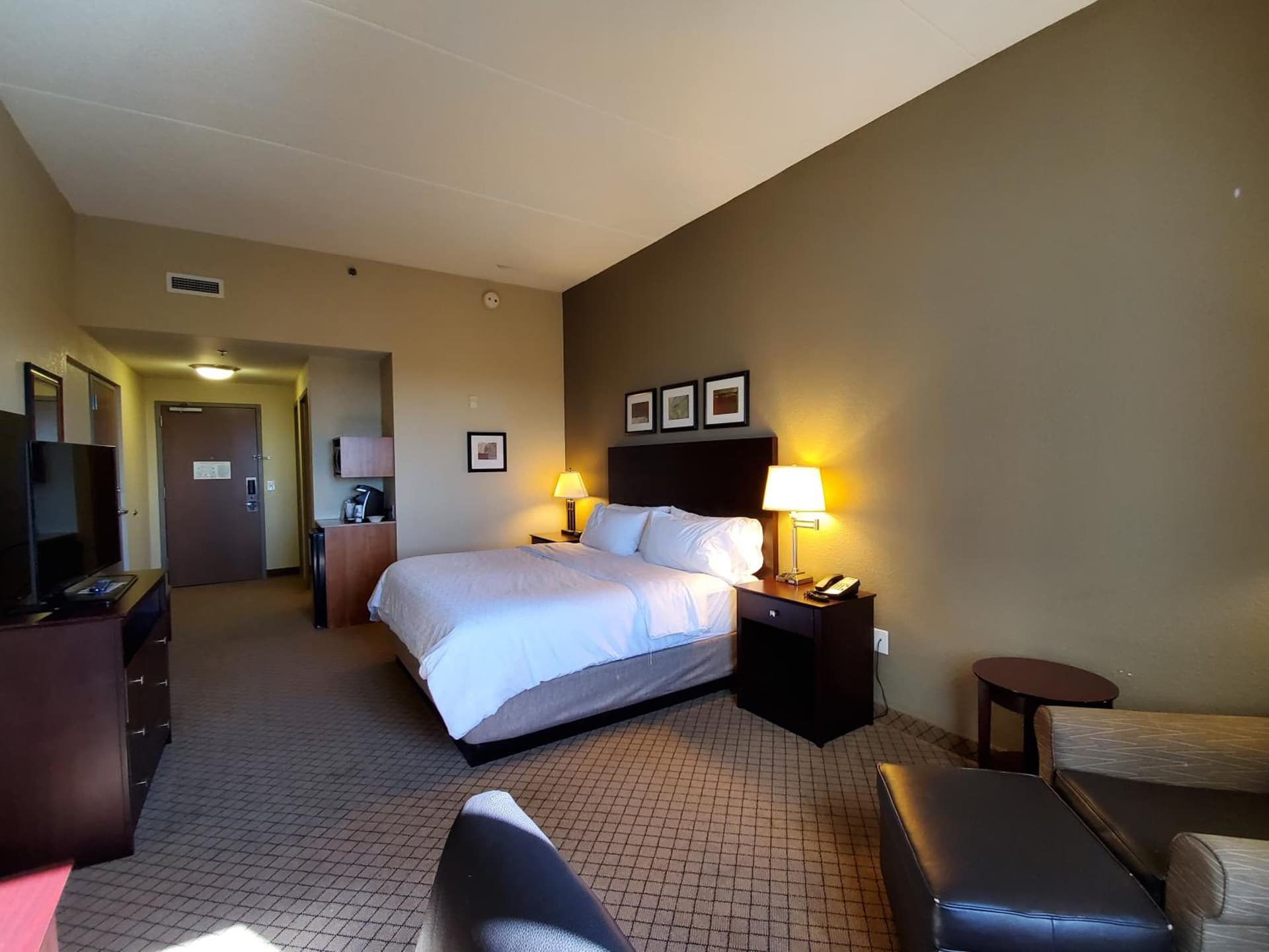 Holiday Inn Express Hotel & Suites Mankato East by IHG property views in Mankato, MN — gallery photo 3