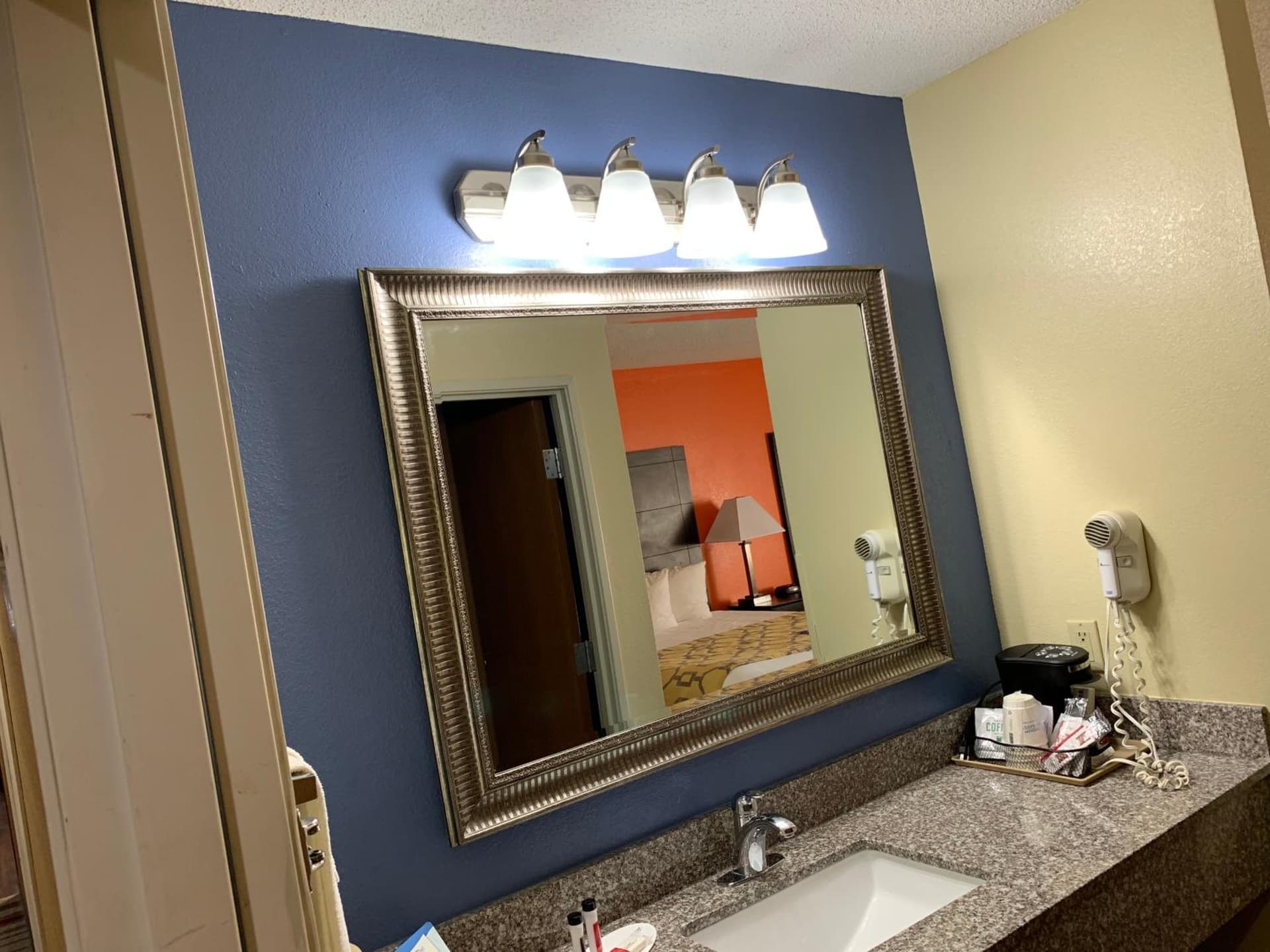 Baymont by Wyndham Evansville North/Haubstadt interior in Haubstadt, IN — gallery photo 2