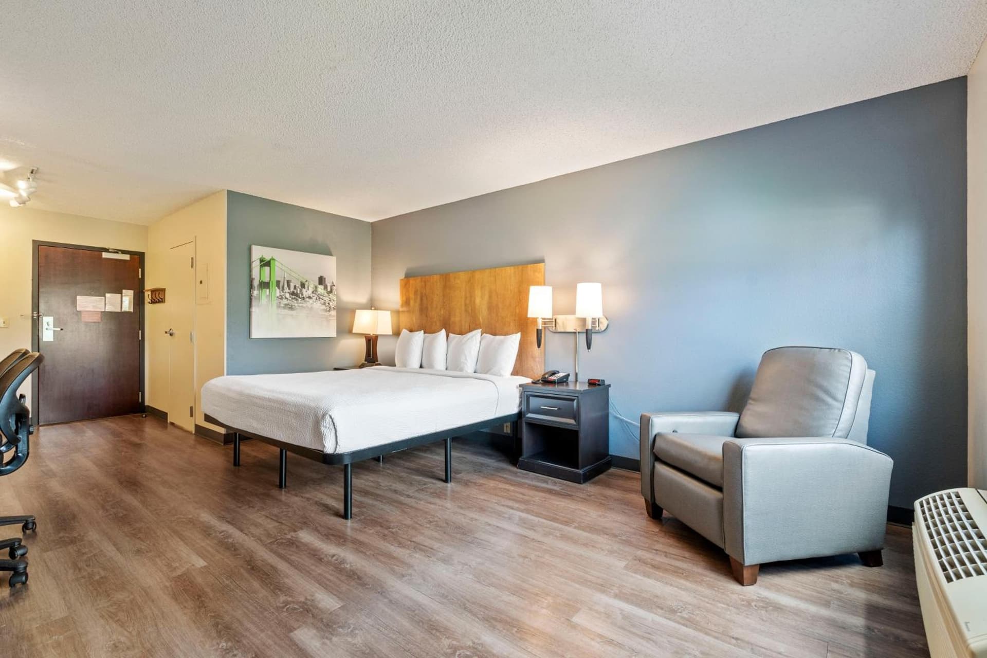 Extended Stay America Premier Suites - Seattle - Bellevue - Downtown gallery photo in Bellevue, WA — image 49