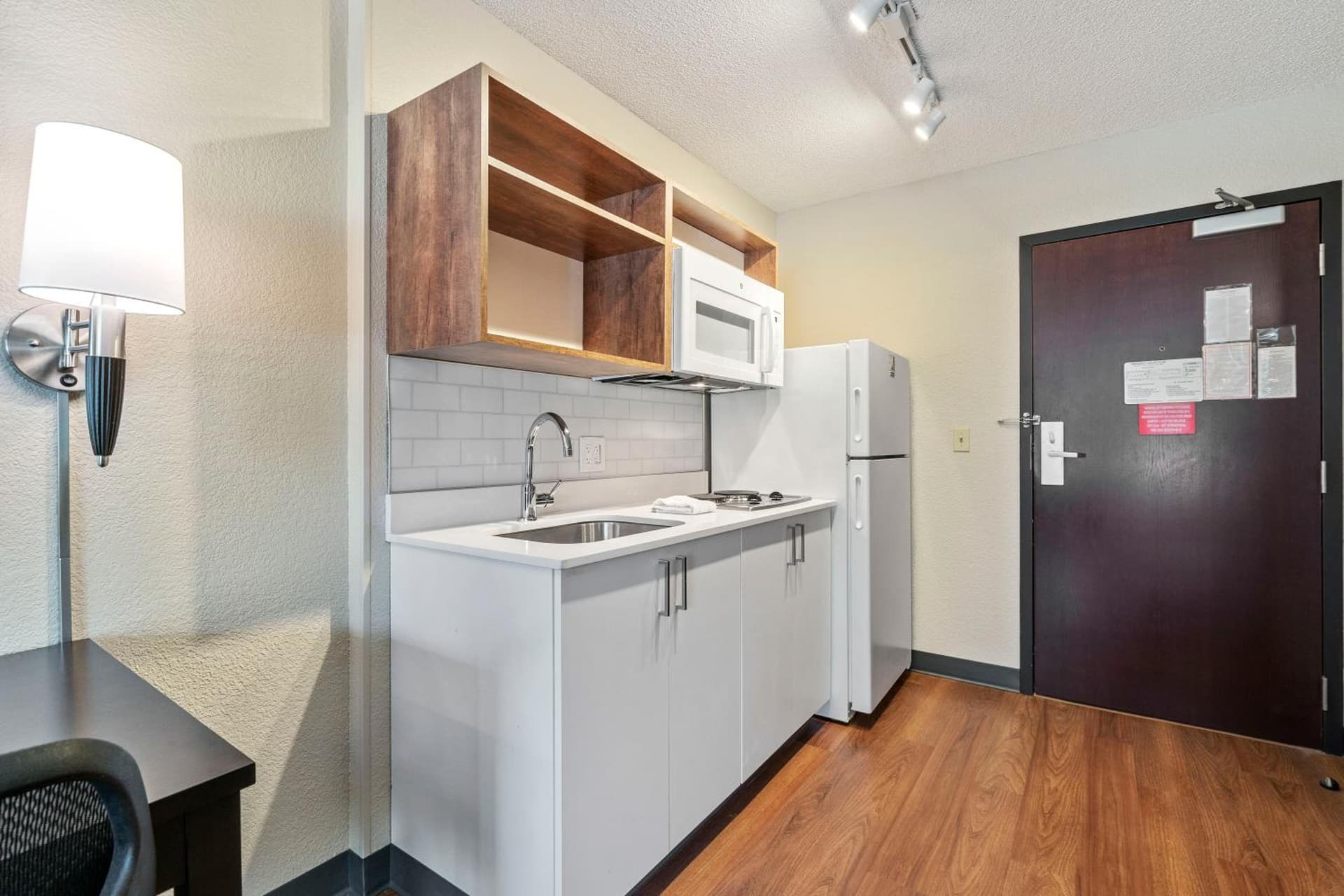 Extended Stay America Premier Suites - Seattle - Bellevue - Downtown gallery photo in Bellevue, WA — image 7