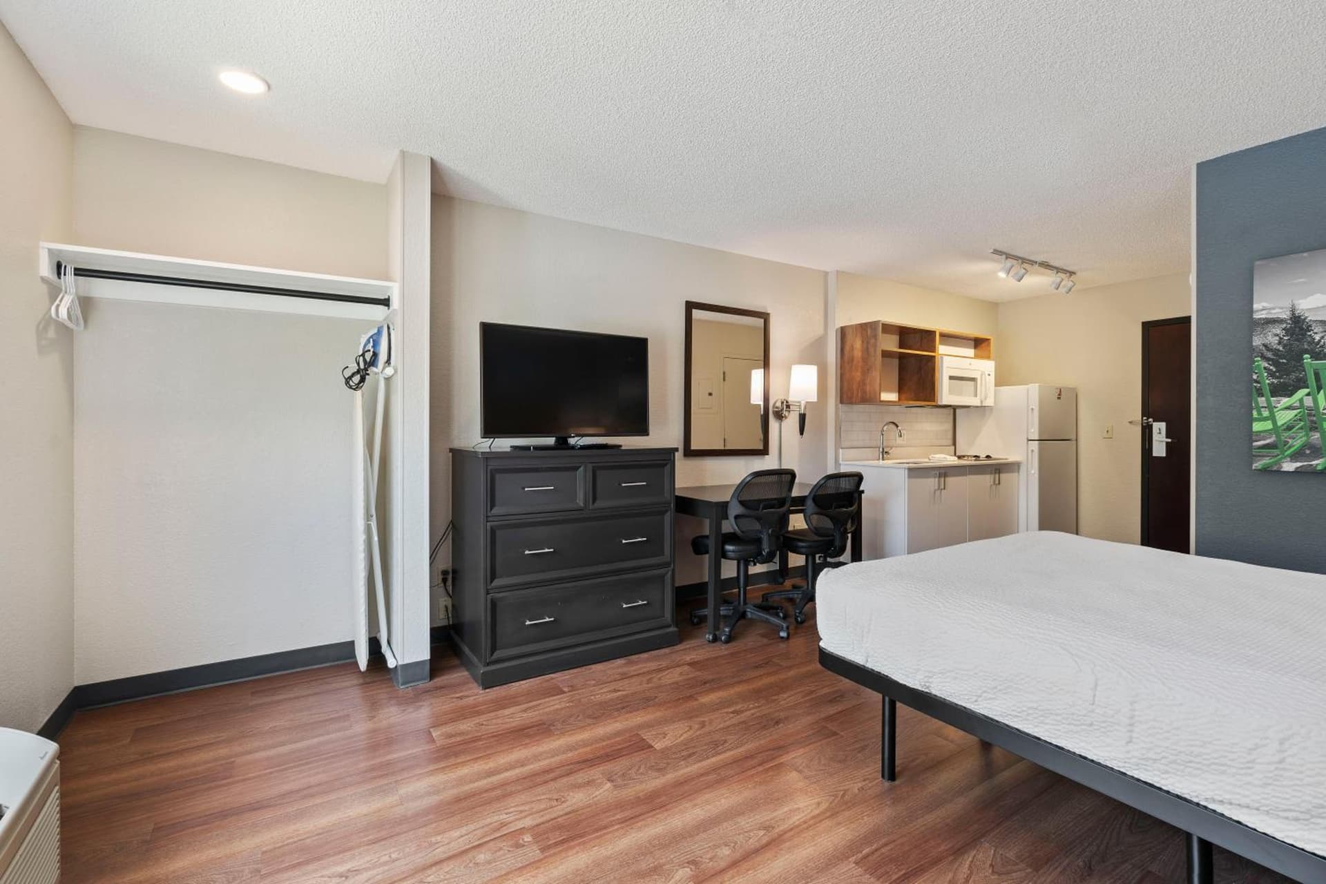 Extended Stay America Premier Suites - Seattle - Bellevue - Downtown gallery photo in Bellevue, WA — image 69