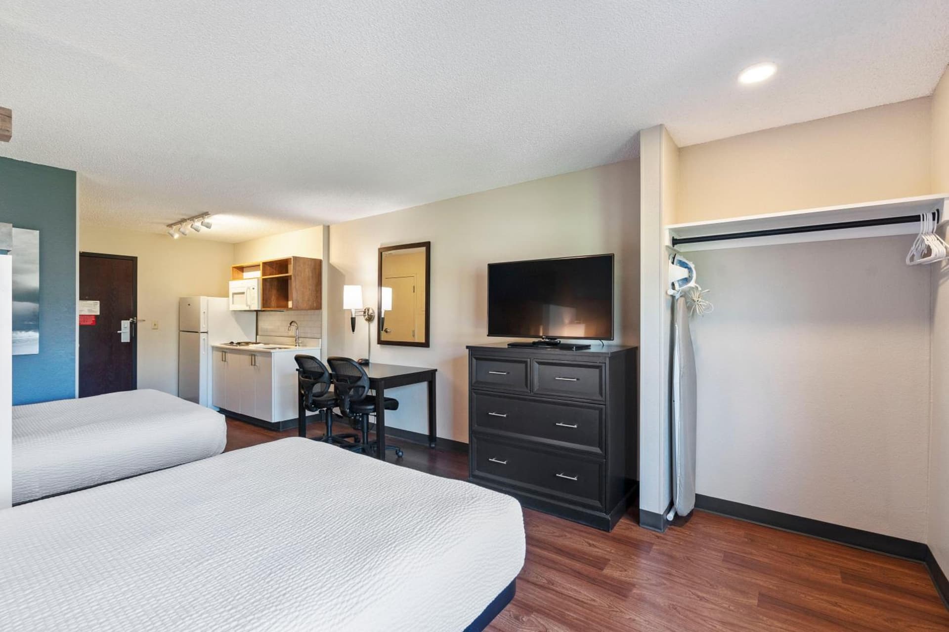 Extended Stay America Premier Suites - Seattle - Bellevue - Downtown gallery photo in Bellevue, WA — image 17