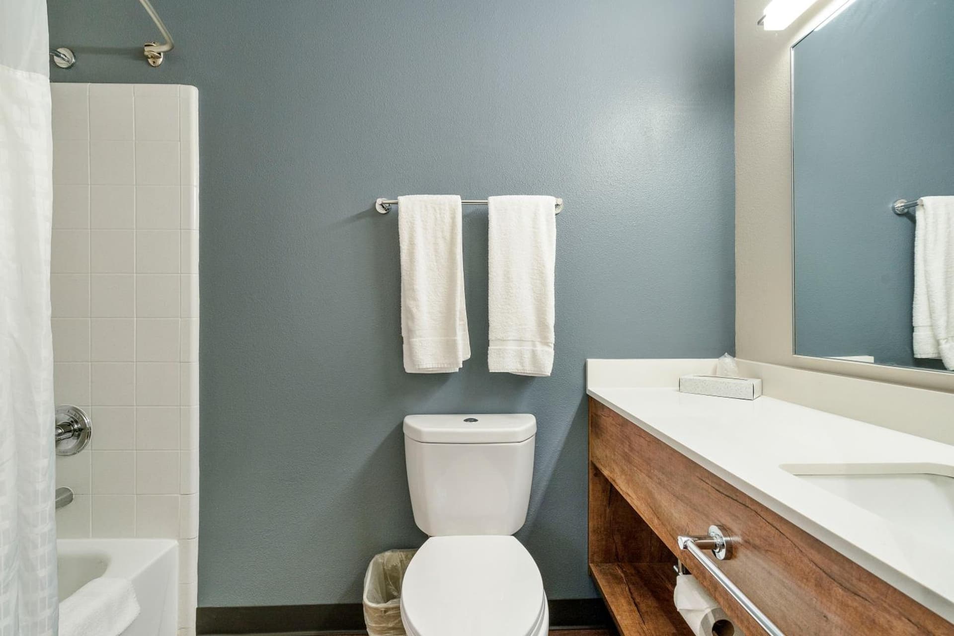Extended Stay America Suites - Seattle - Redmond gallery photo in Bellevue, WA — image 17