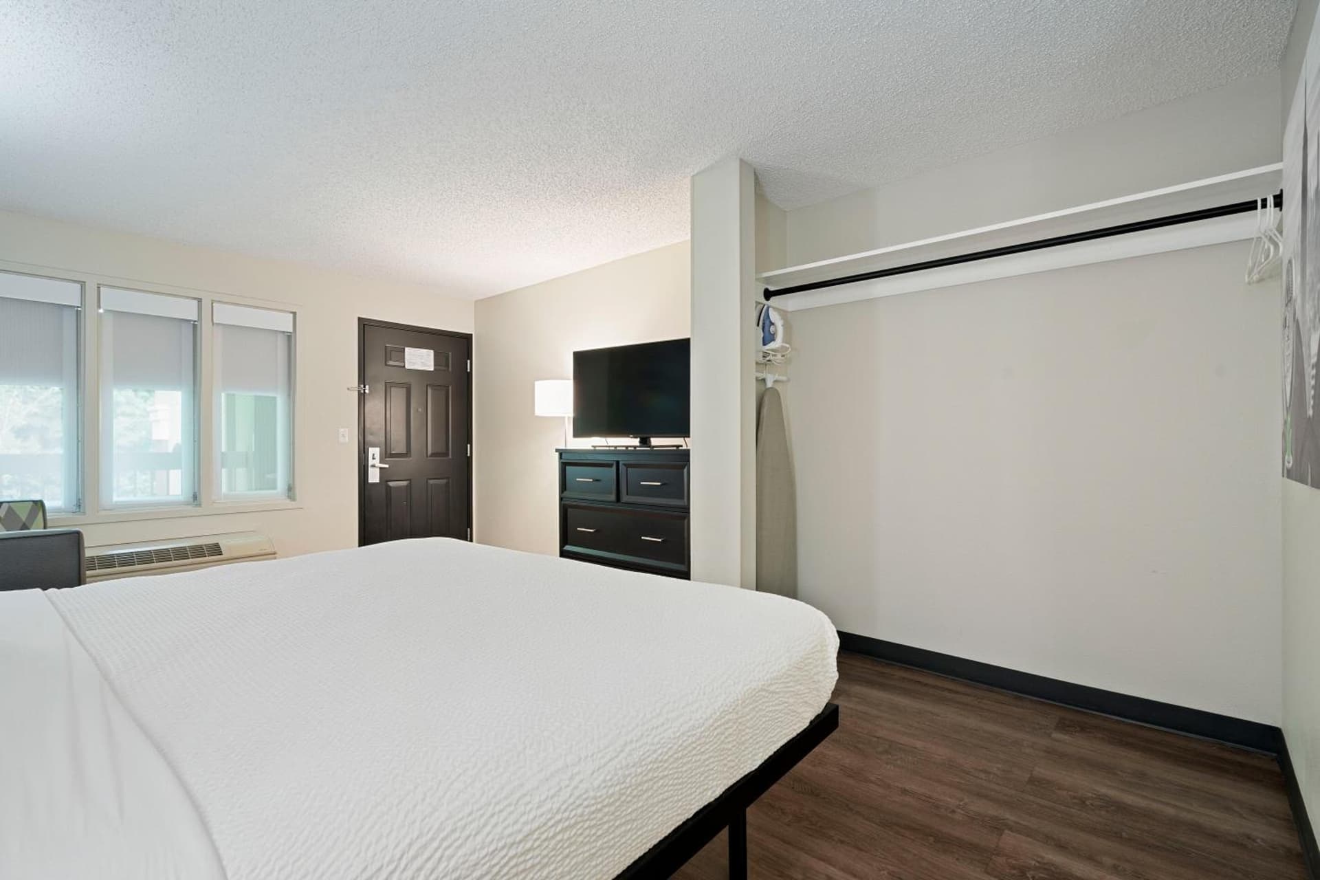 Extended Stay America Suites - Seattle - Redmond gallery photo in Bellevue, WA — image 24