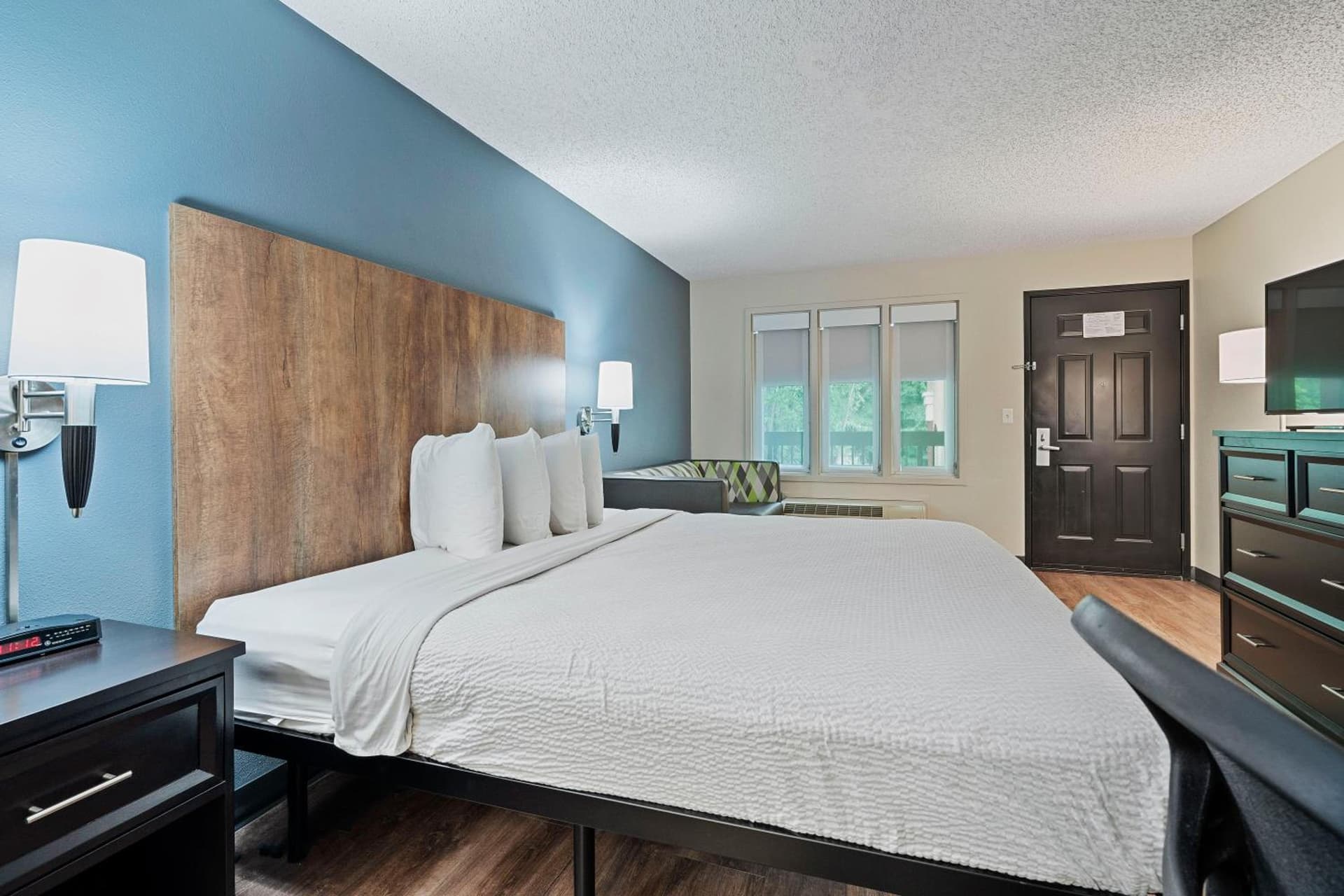 Extended Stay America Suites - Seattle - Redmond gallery photo in Bellevue, WA — image 11