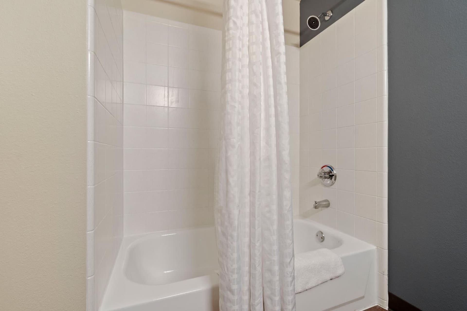 Extended Stay America Suites - Seattle - Redmond gallery photo in Bellevue, WA — image 69