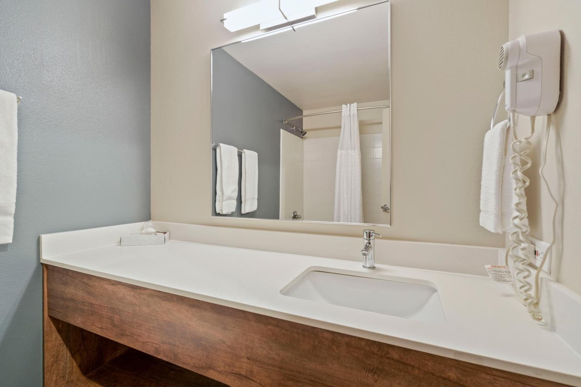 Extended Stay America Suites - Seattle - Redmond gallery photo in Bellevue, WA — image 44
