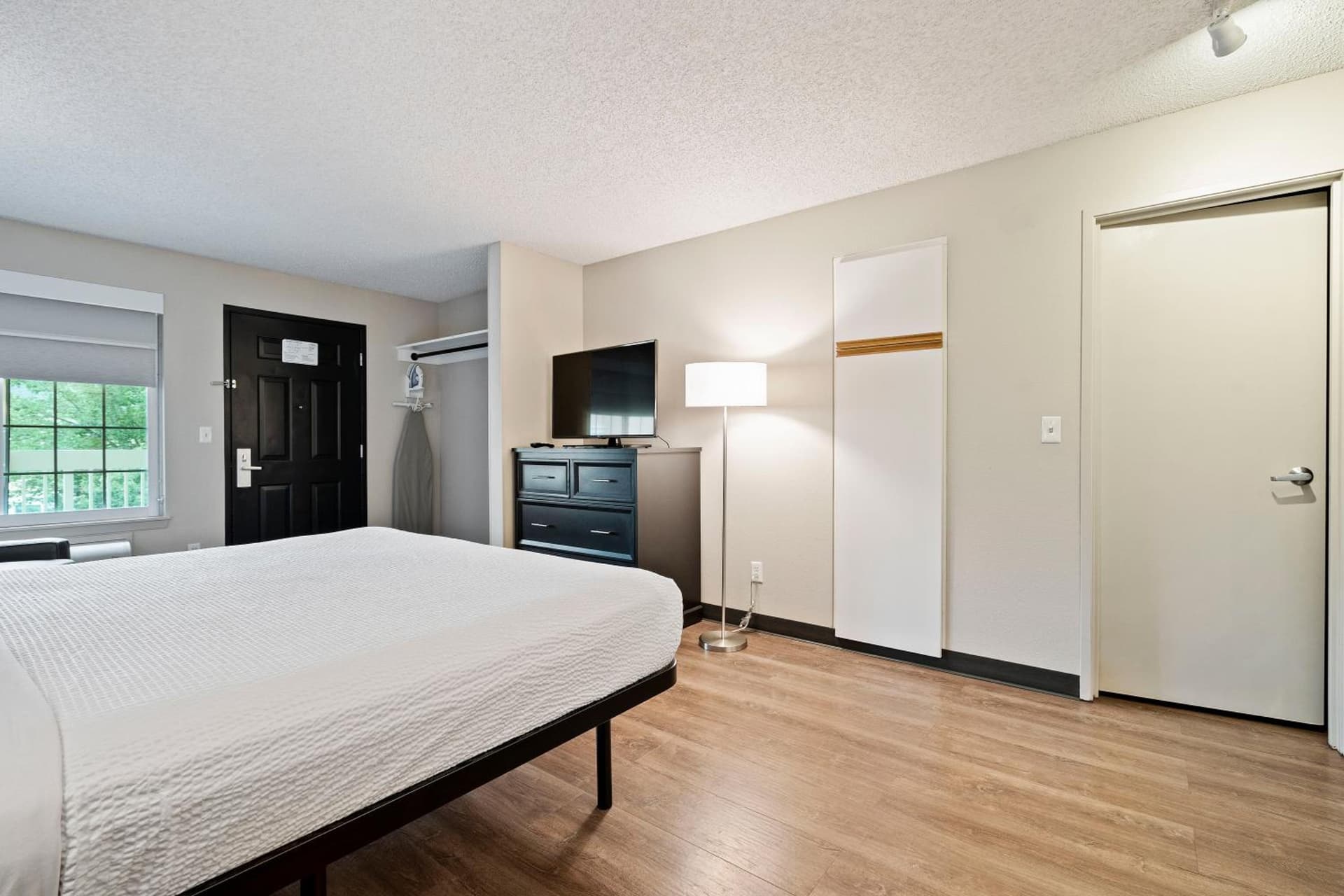 Extended Stay America Suites - Seattle - Redmond gallery photo in Bellevue, WA — image 32