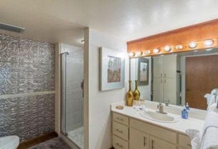 KOA 3L interior in Kihei, HI — gallery photo 2