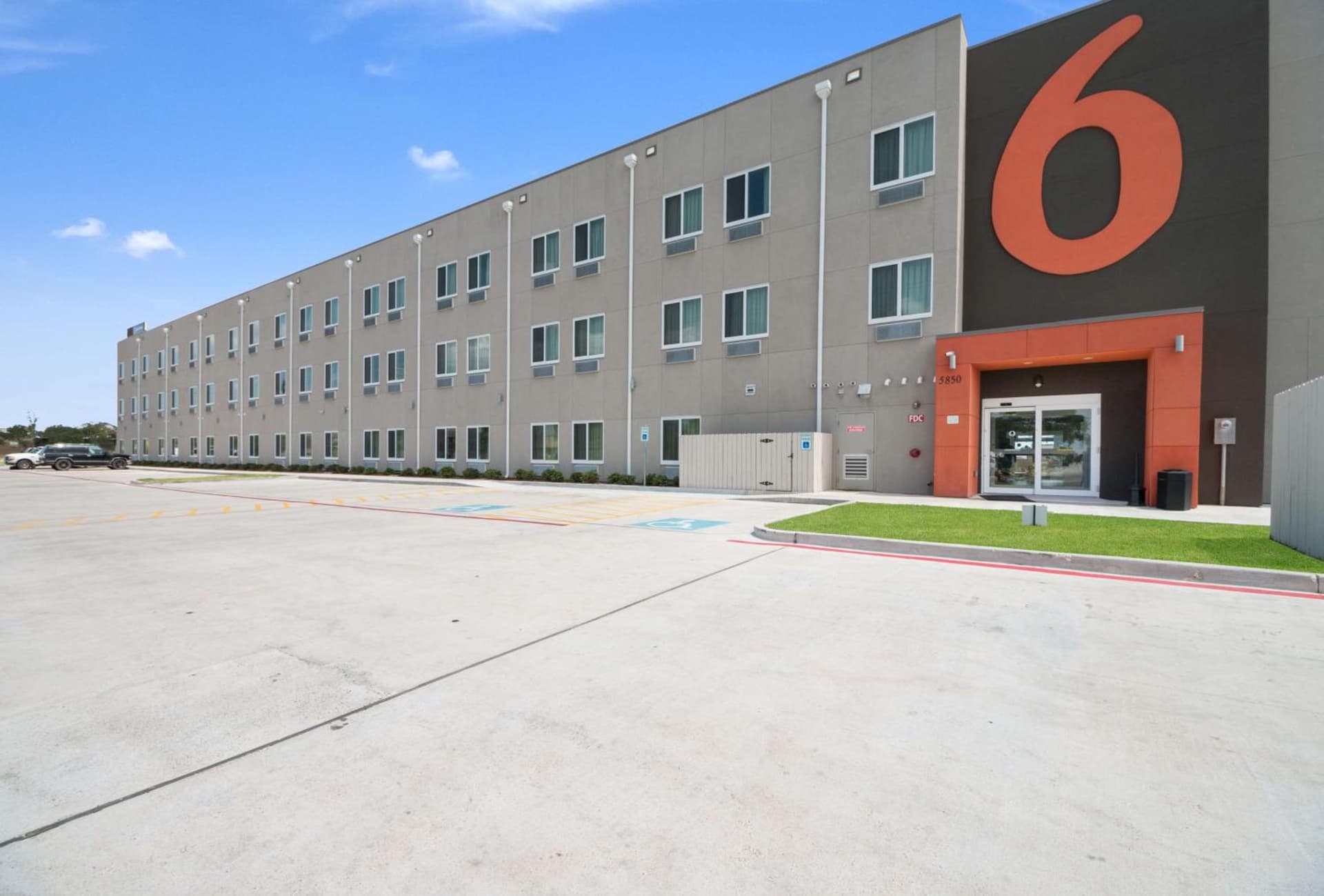 Studio 6-Corpus Christi, TX featured exterior or lobby in Corpus Christi, TX — similar hotel