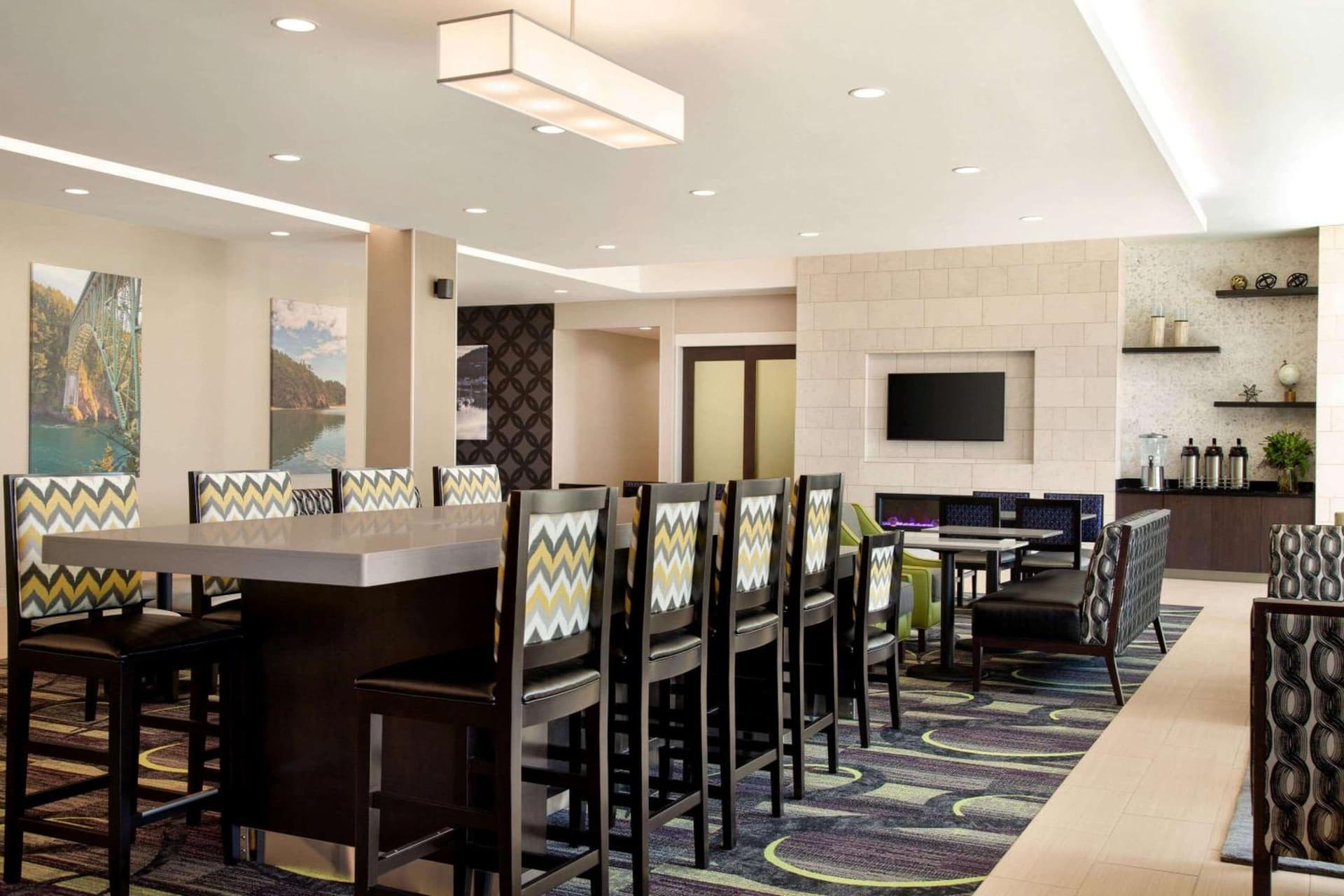 La Quinta Inn & Suites by Wyndham Burlington property views in Burlington, WA — gallery photo 3