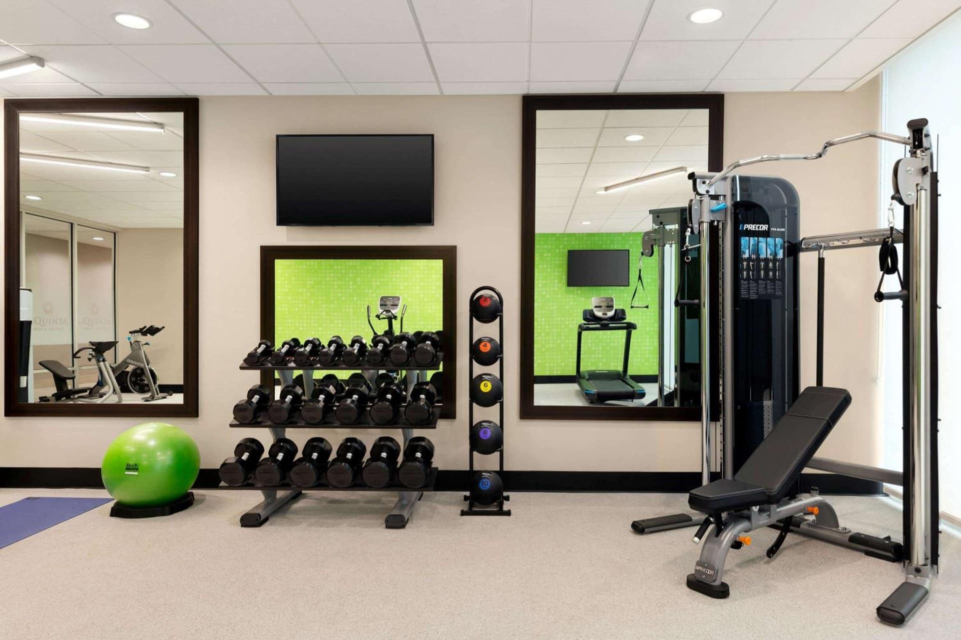 La Quinta Inn & Suites by Wyndham Burlington gallery photo in Burlington, WA — image 23