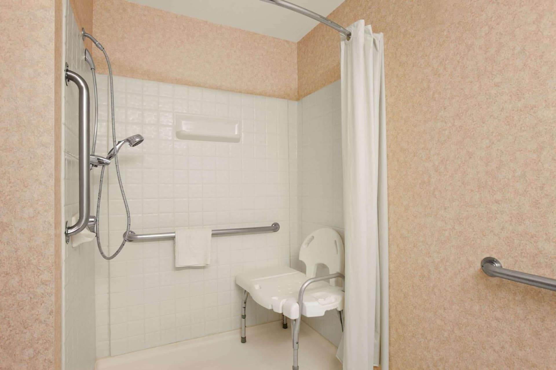Baymont by Wyndham Golden/Red Rocks gallery photo in Lakewood, CO — image 43