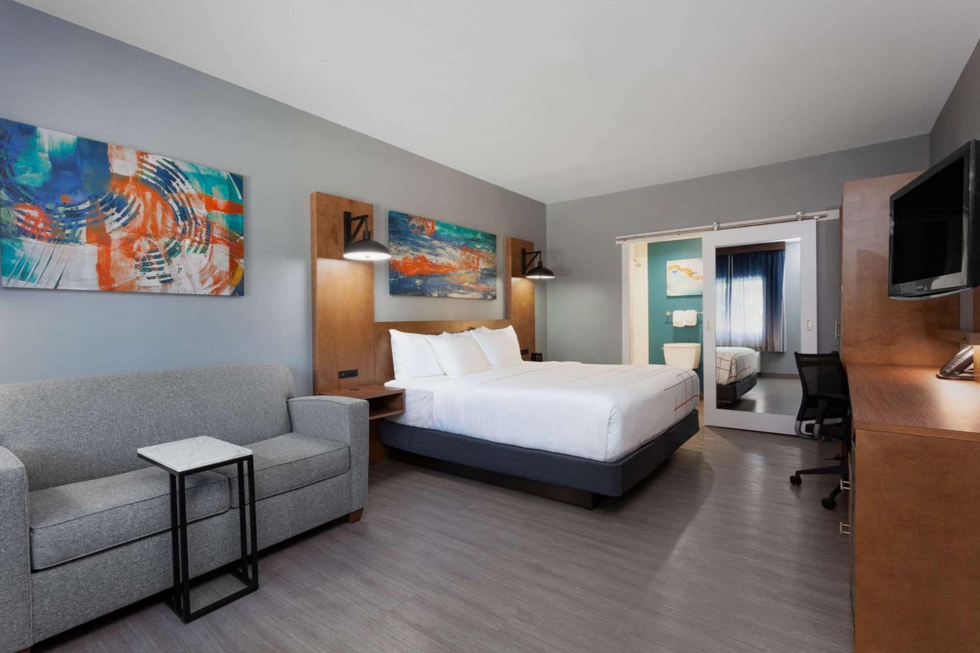 La Quinta by Wyndham Ft. Myers - Sanibel Gateway gallery photo in Fort Myers, FL — image 6