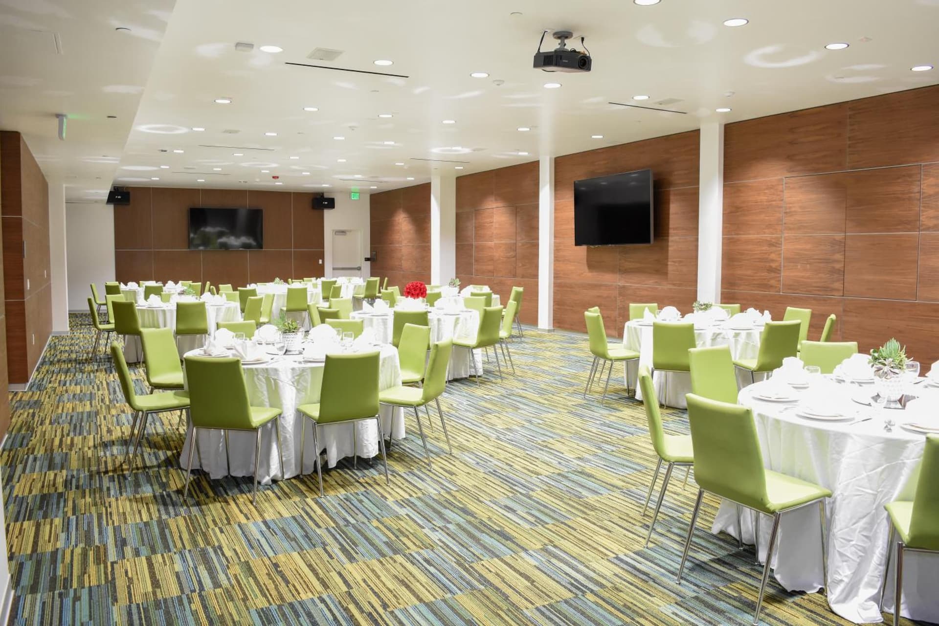 Wyndham Anaheim gallery photo in Anaheim, CA — image 31