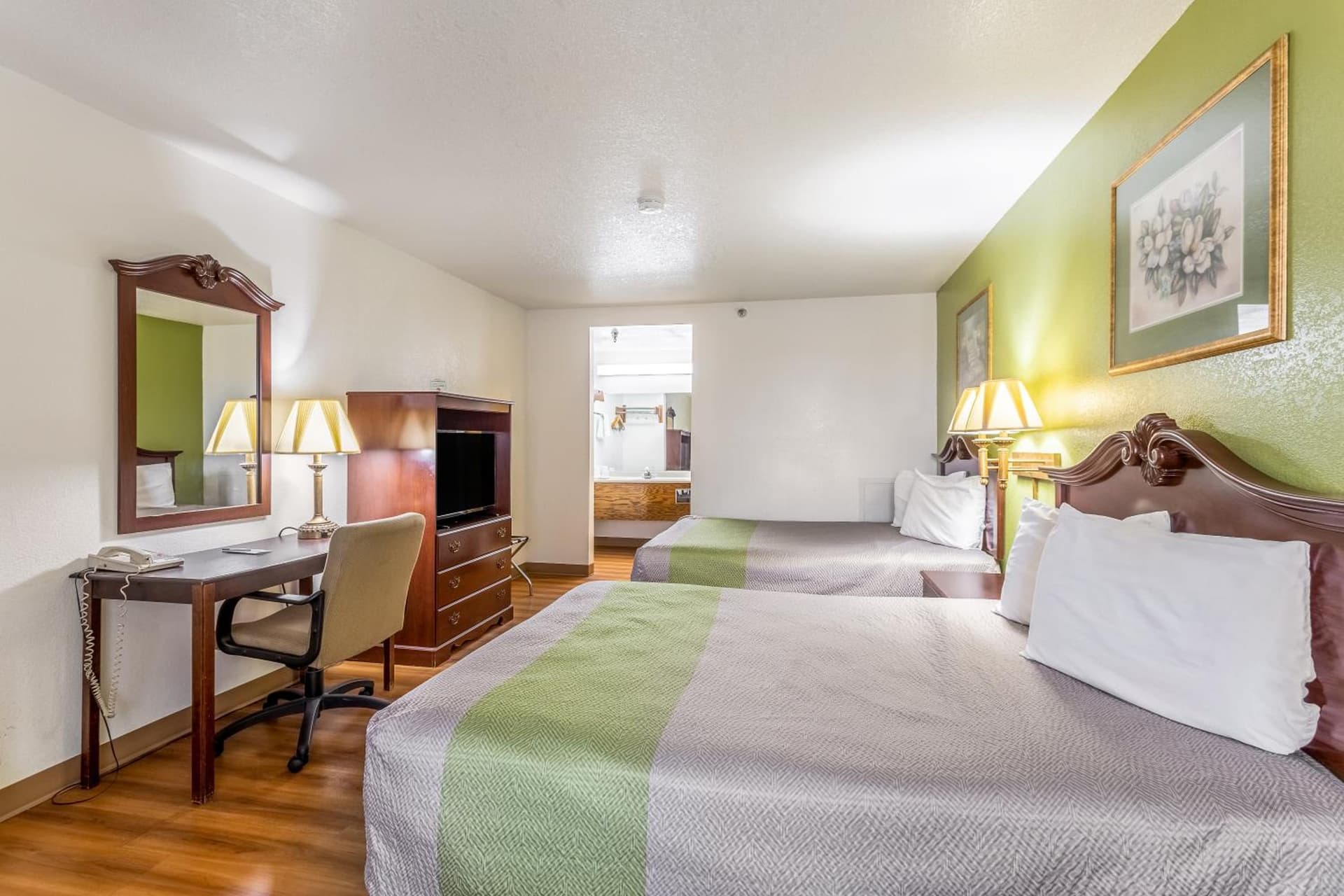 Rodeway Inn Santa Rosa property views in Santa Rosa, NM — gallery photo 3