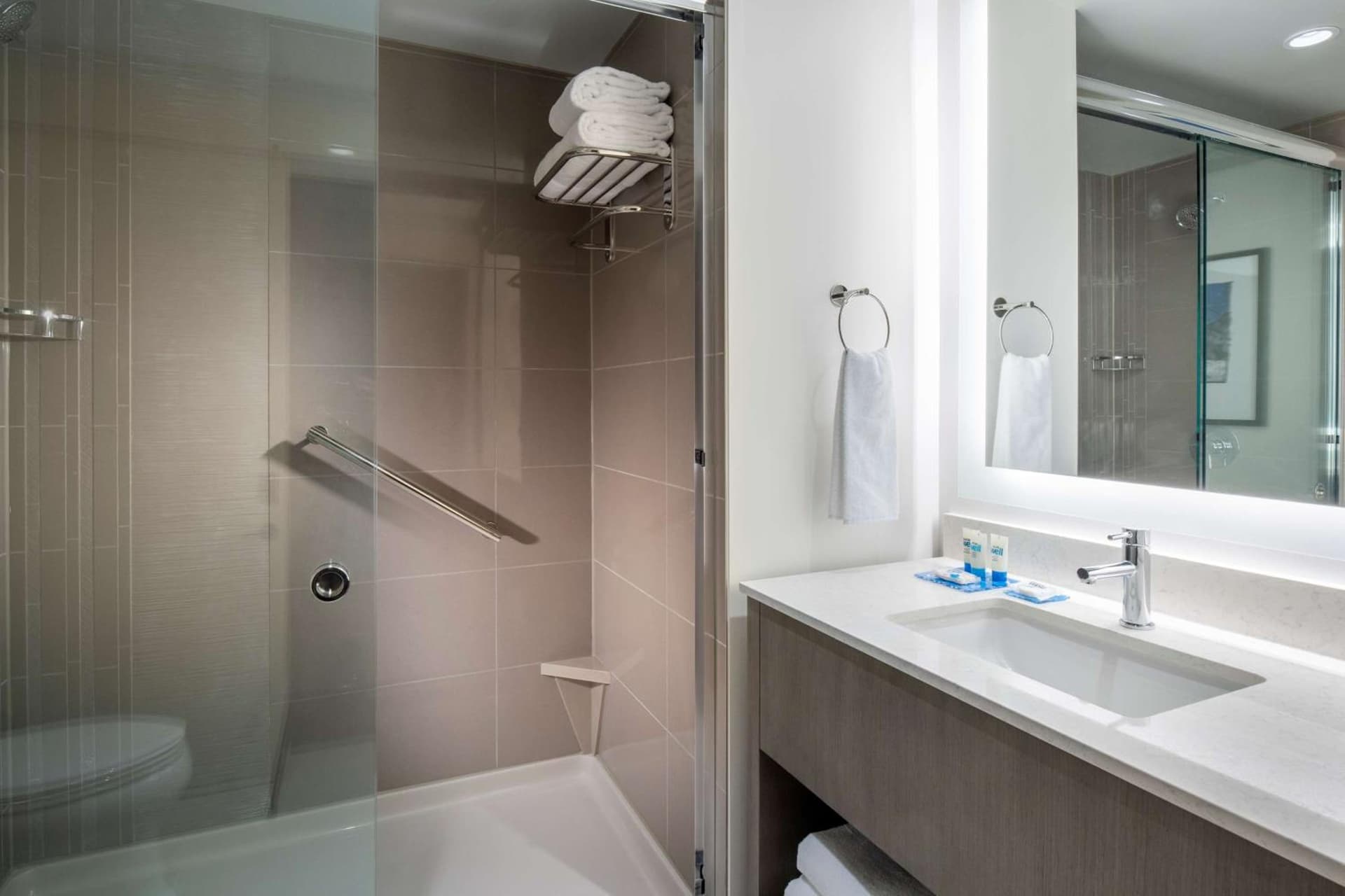 Hyatt House East Moline/Quad Cities gallery photo in East Moline, IL — image 18
