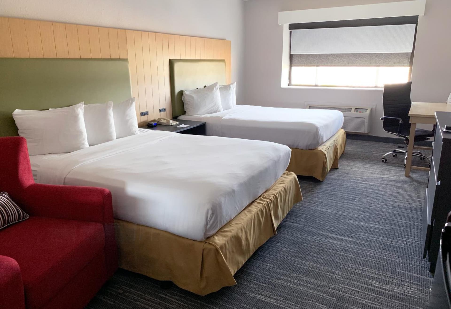 Country Inn & Suites by Radisson, Fort Worth West l-30 NAS JRB gallery photo in Fort Worth, TX — image 73