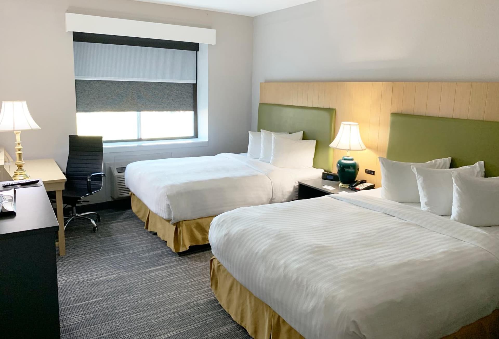 Country Inn & Suites by Radisson, Fort Worth West l-30 NAS JRB gallery photo in Fort Worth, TX — image 72