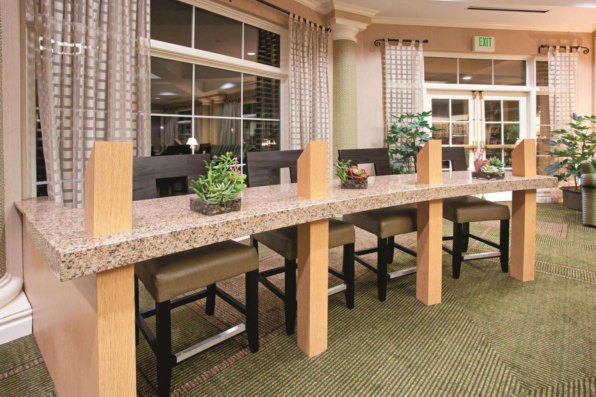La Quinta Inn & Suites by Wyndham Colorado Springs South AP gallery photo in Colorado Springs, CO — image 29