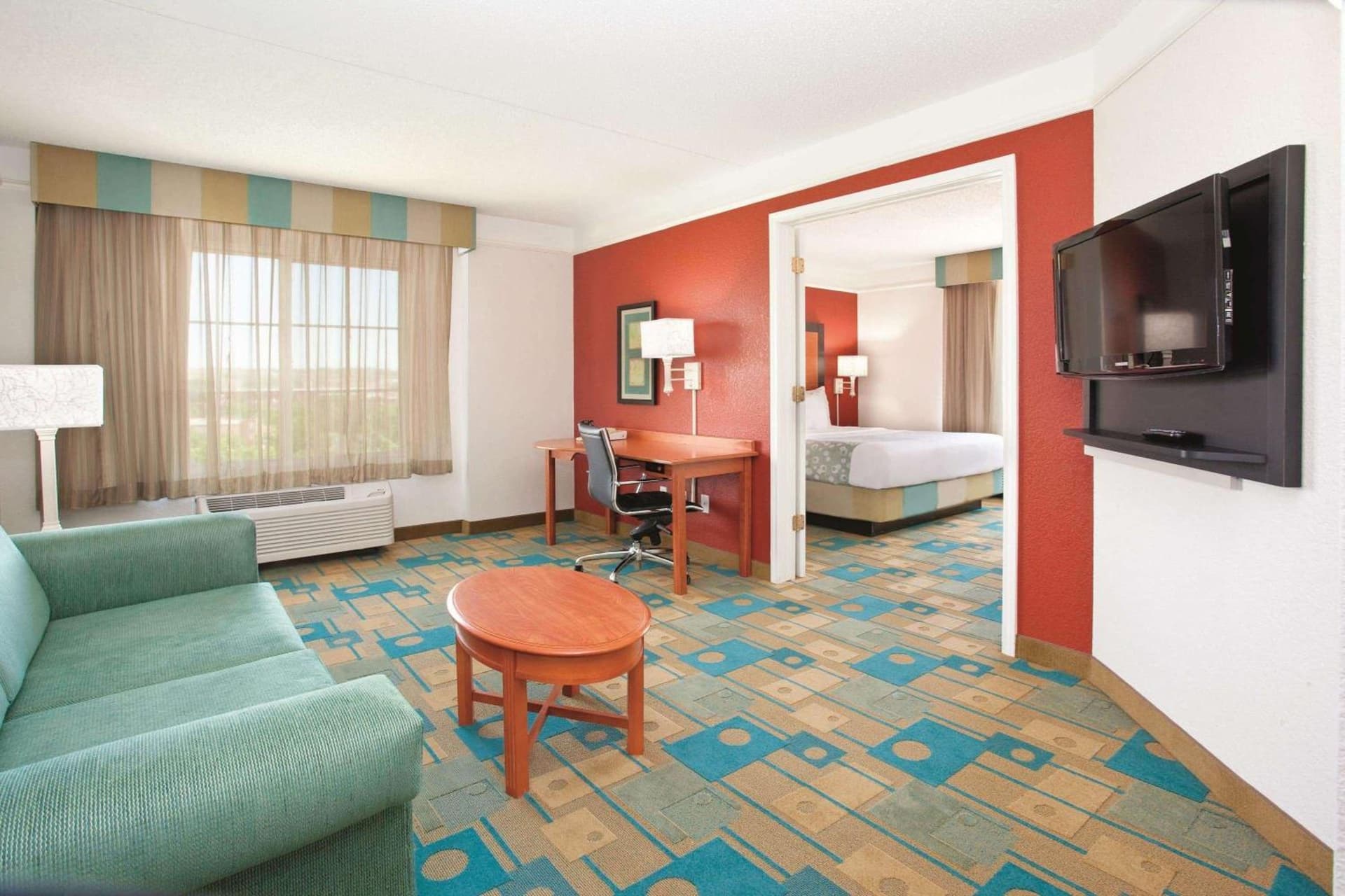 La Quinta Inn & Suites by Wyndham Colorado Springs South AP gallery photo in Colorado Springs, CO — image 61