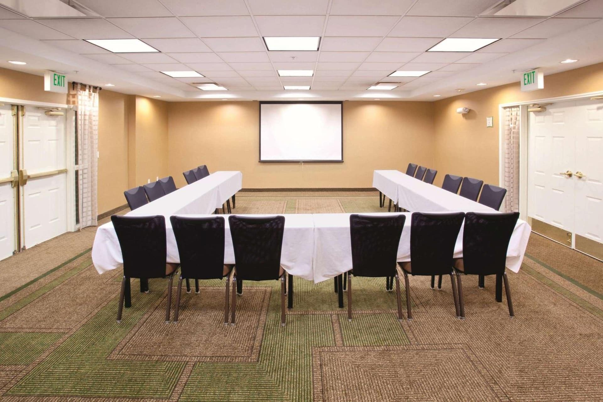 La Quinta Inn & Suites by Wyndham Colorado Springs South AP gallery photo in Colorado Springs, CO — image 52