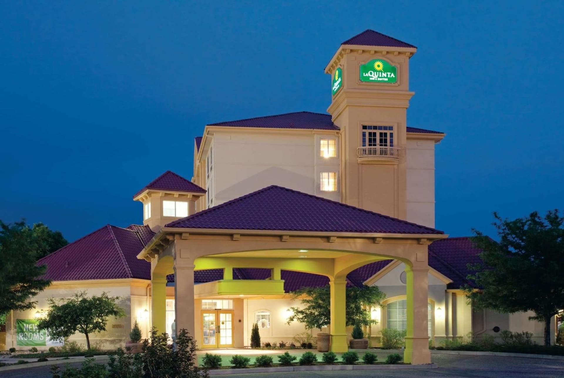 La Quinta Inn & Suites by Wyndham Colorado Springs South AP exterior or lobby in Colorado Springs, CO — main listing photo