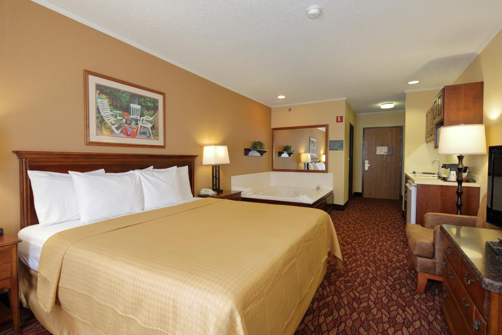 Coshocton Village Inn & Suites interior in Coshocton, OH — gallery photo 2