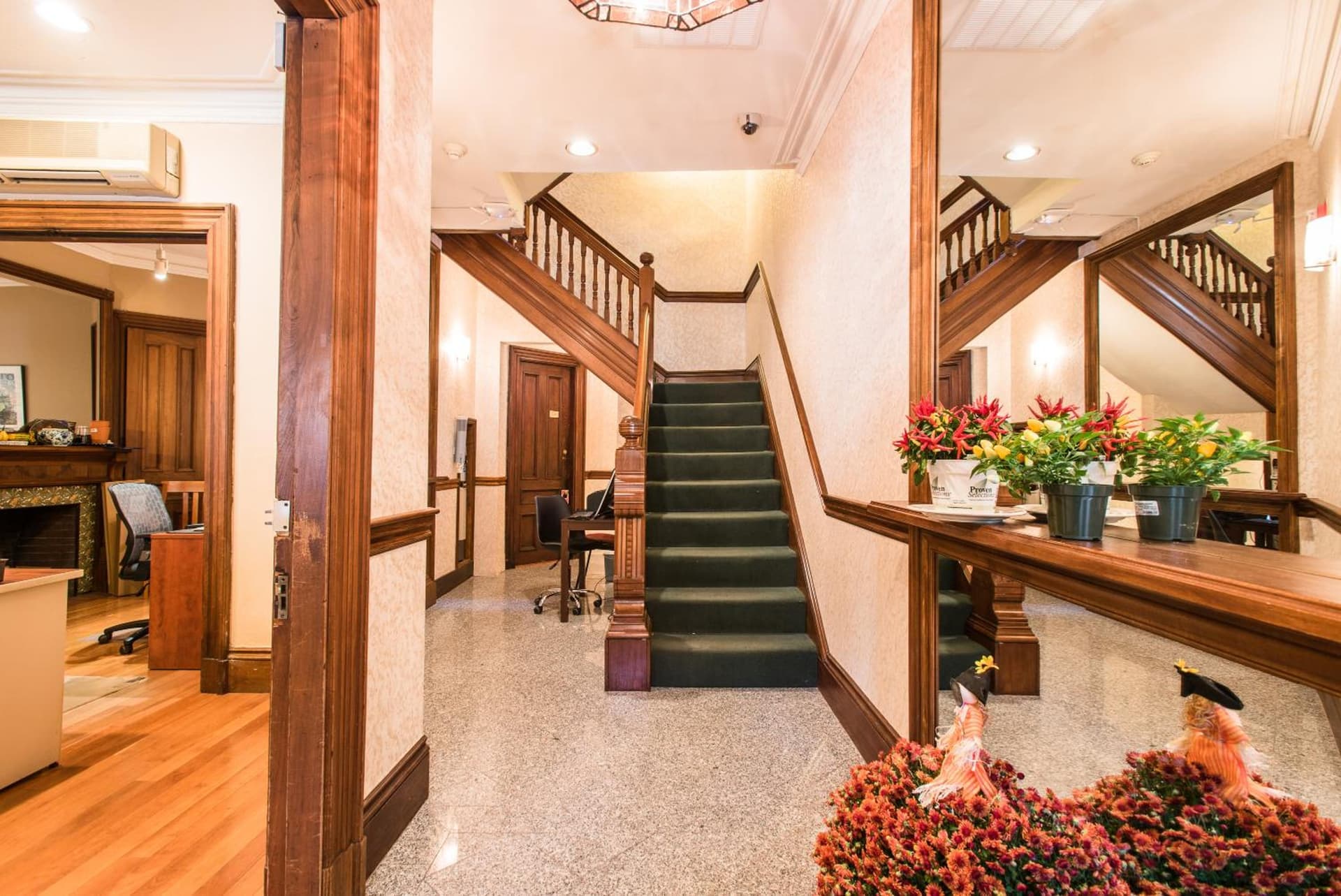 Copley House property views in Boston, MA — gallery photo 3