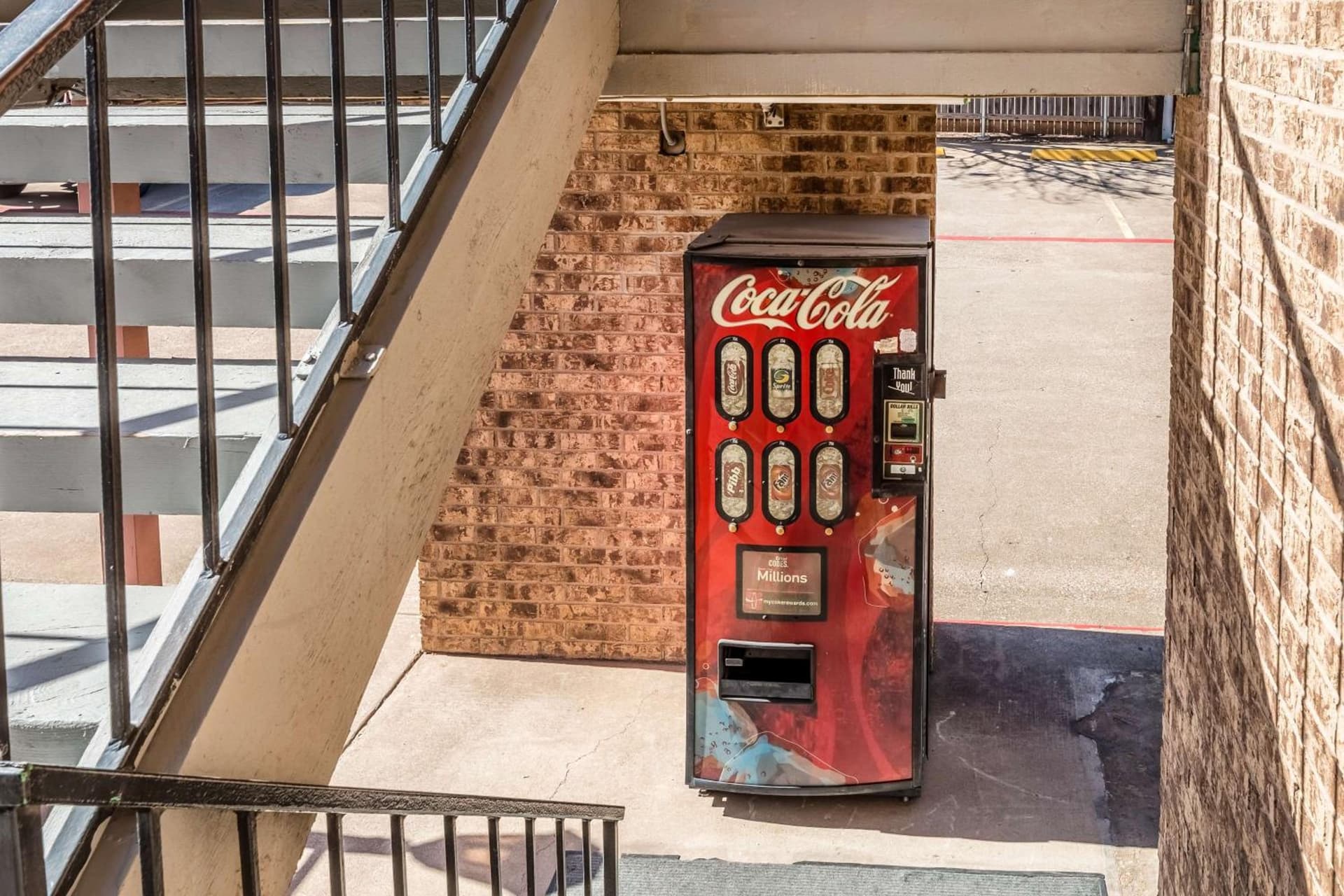 Motel 6-Arlington, TX - UTA gallery photo in Arlington, TX — image 10
