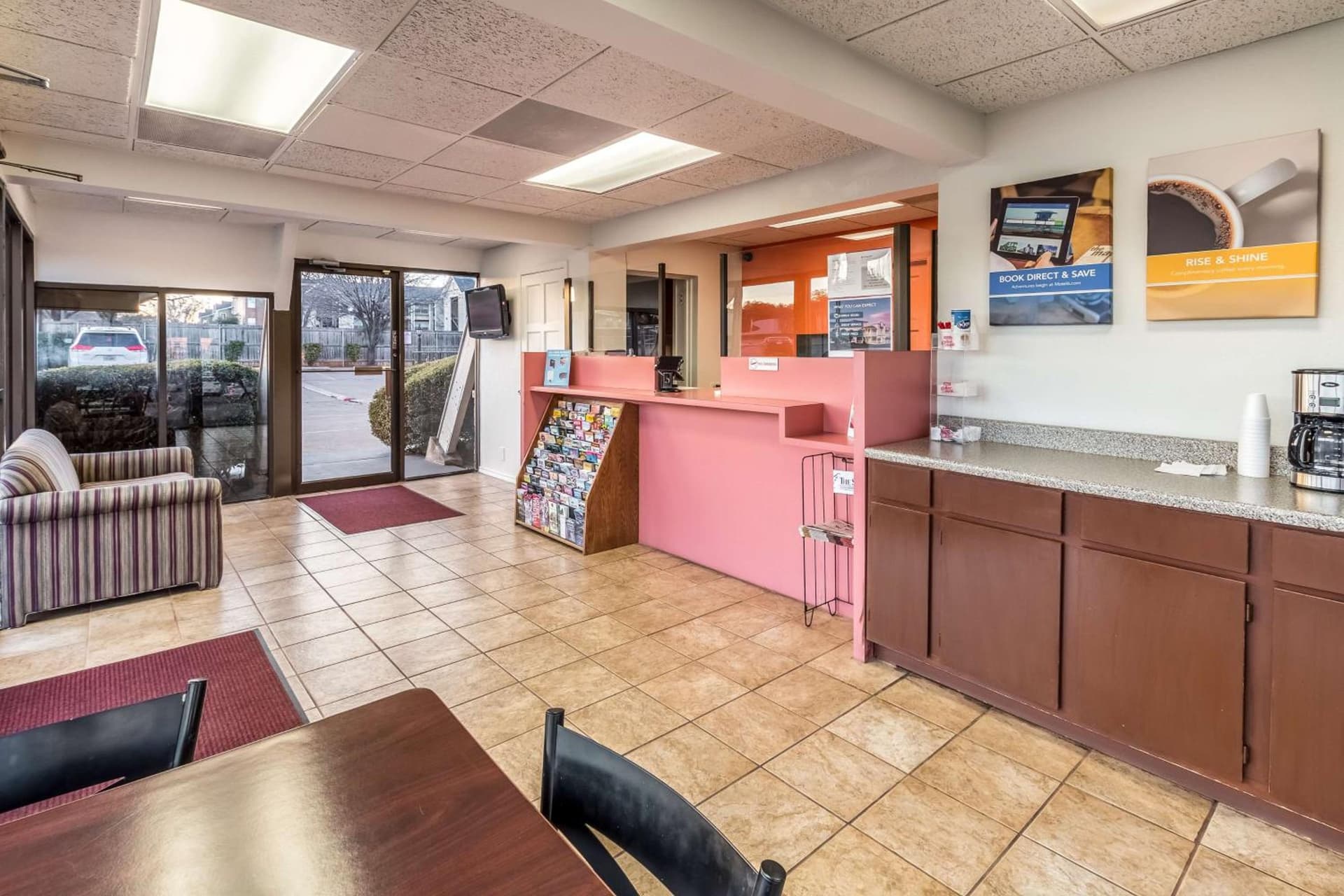 Motel 6-Arlington, TX - UTA gallery photo in Arlington, TX — image 38