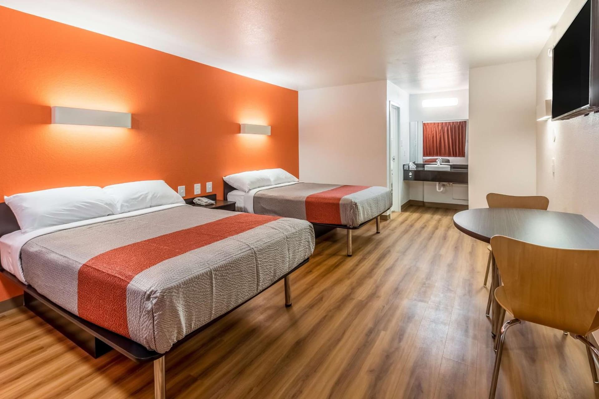 Motel 6-Arlington, TX - UTA gallery photo in Arlington, TX — image 4